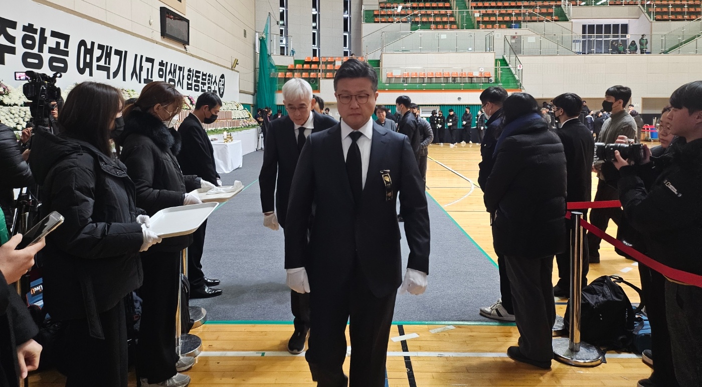 제주항공 무안참사] 가뜩이나 허덕허덕했는데… 모회사 AK홀딩스 자금 부담 가중 - 조선비즈