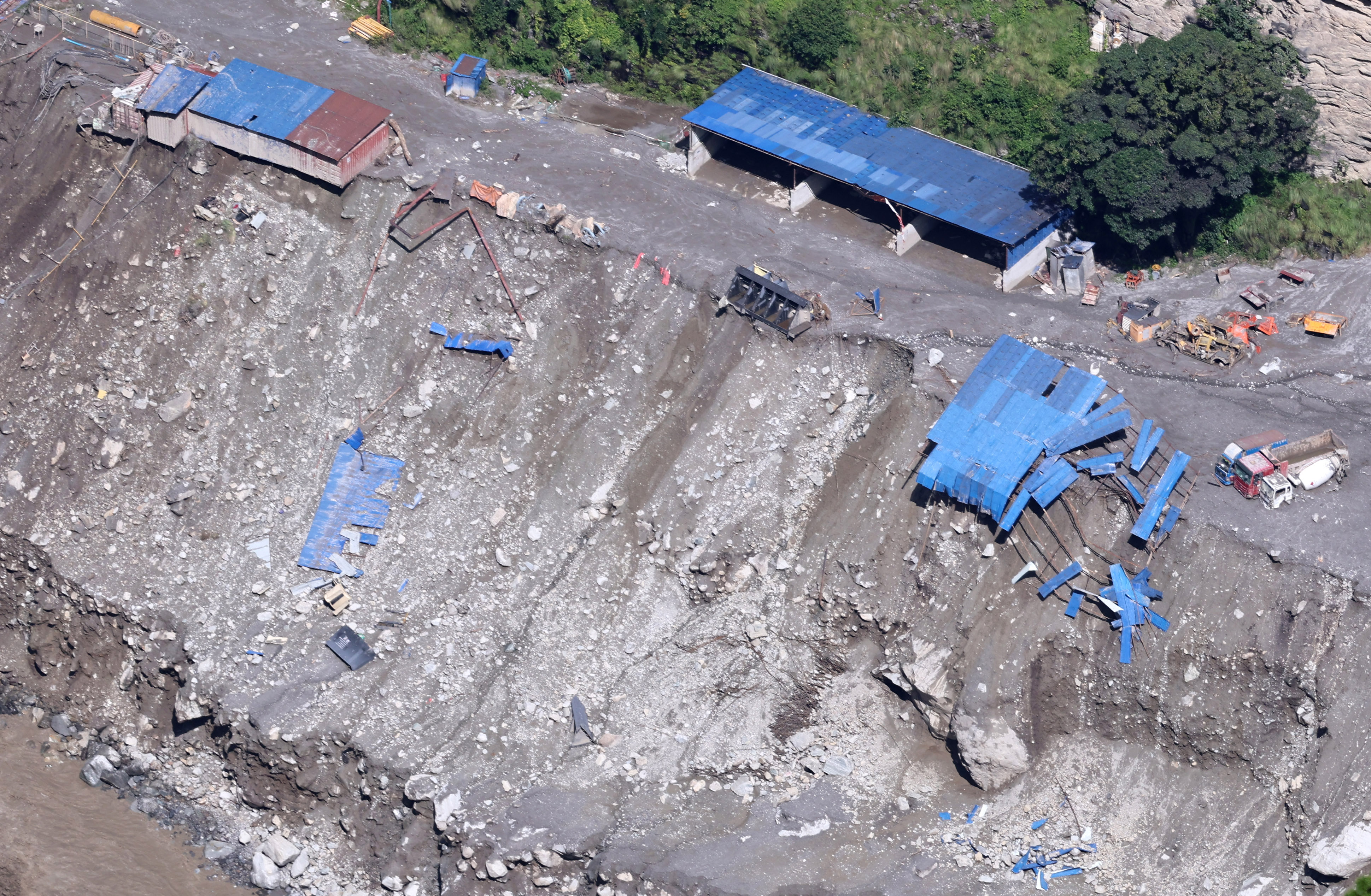 ネパール中国国境で大洪水 死者1003人 行方不明4462人 - ChosunBiz