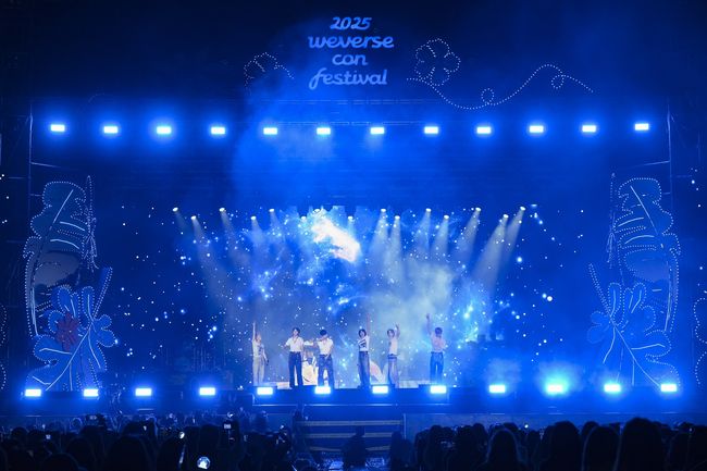 BOYNEXTDOOR dazzles at Weverse Con Festival with electrifying
