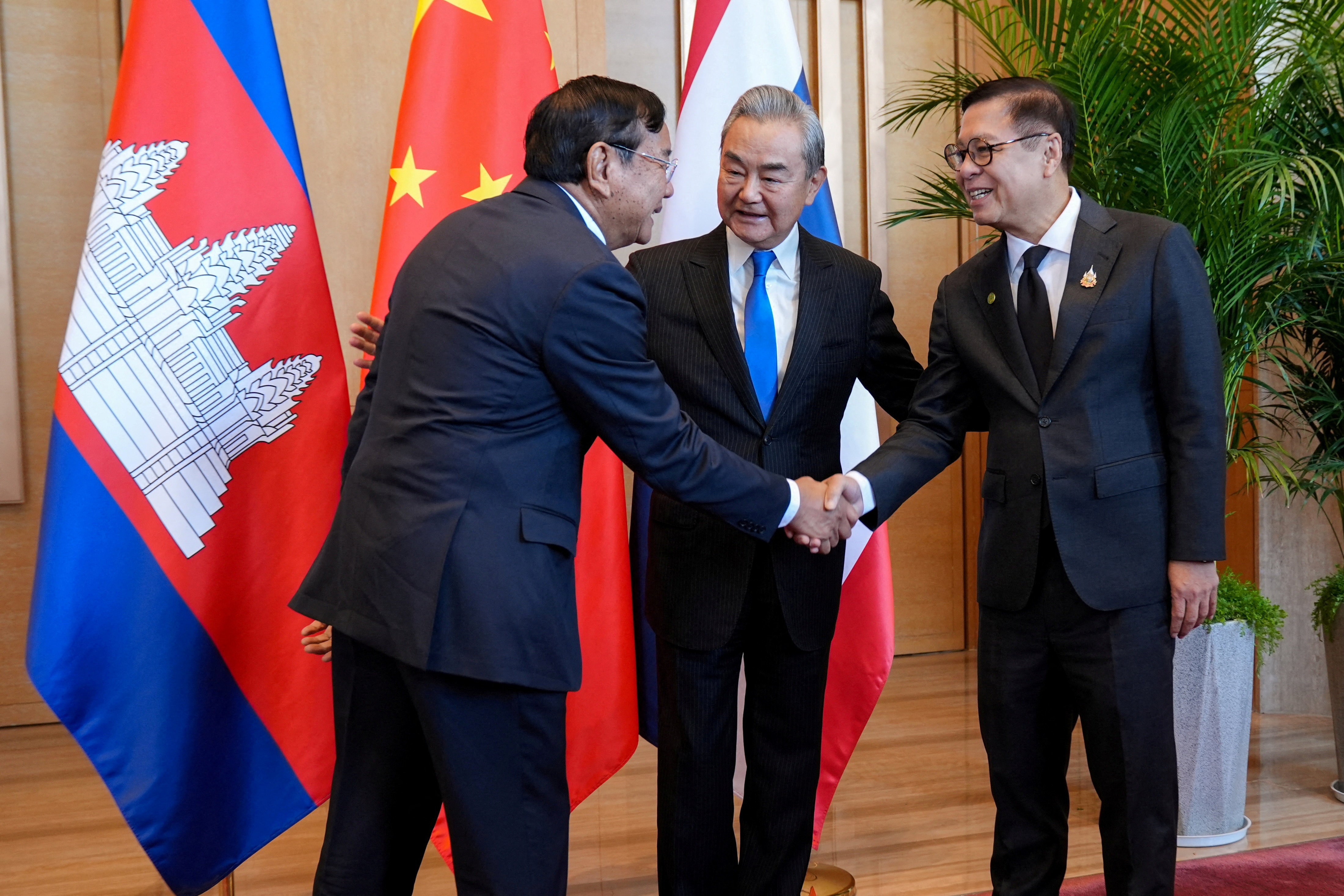 習近平が仲介し中国がタイ・カンボジア停戦と実務再建を主導 - ChosunBiz