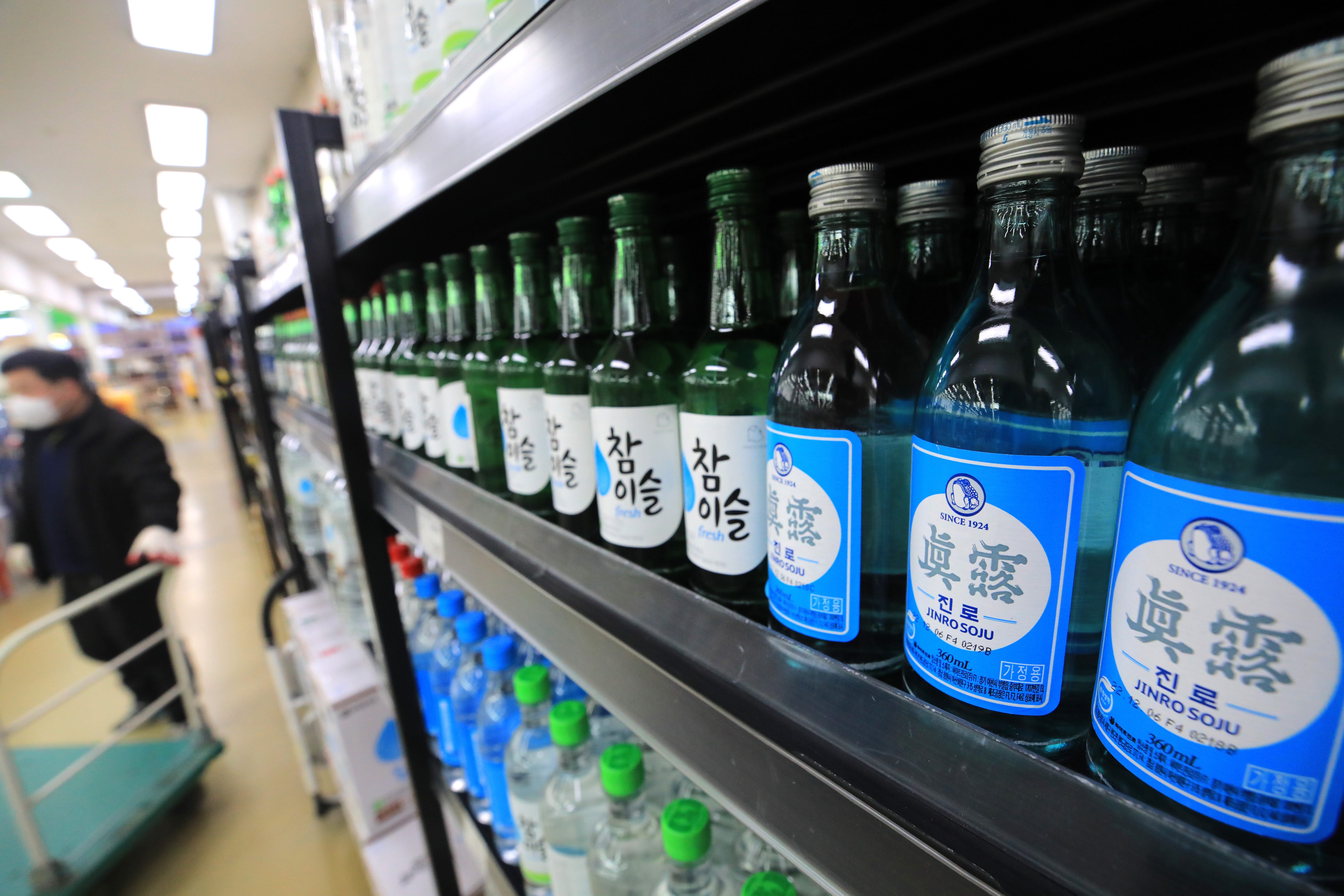 특징주] 소주·맥주 가격 오른다… 주류주 급등 - 조선비즈