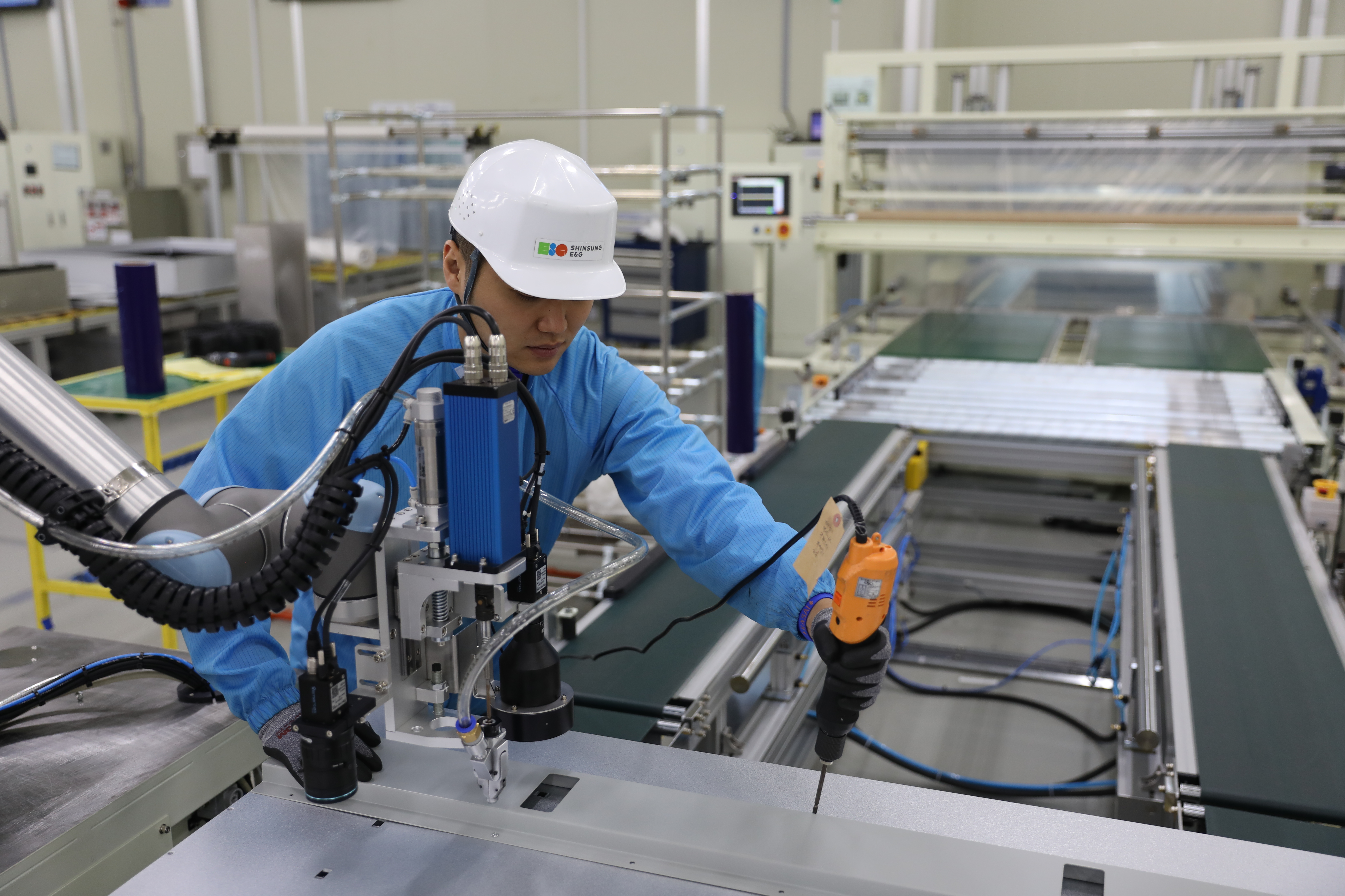 르포] 생산 2배↑, 불량 97%↓… 신성이엔지 스마트공장 - 조선비즈