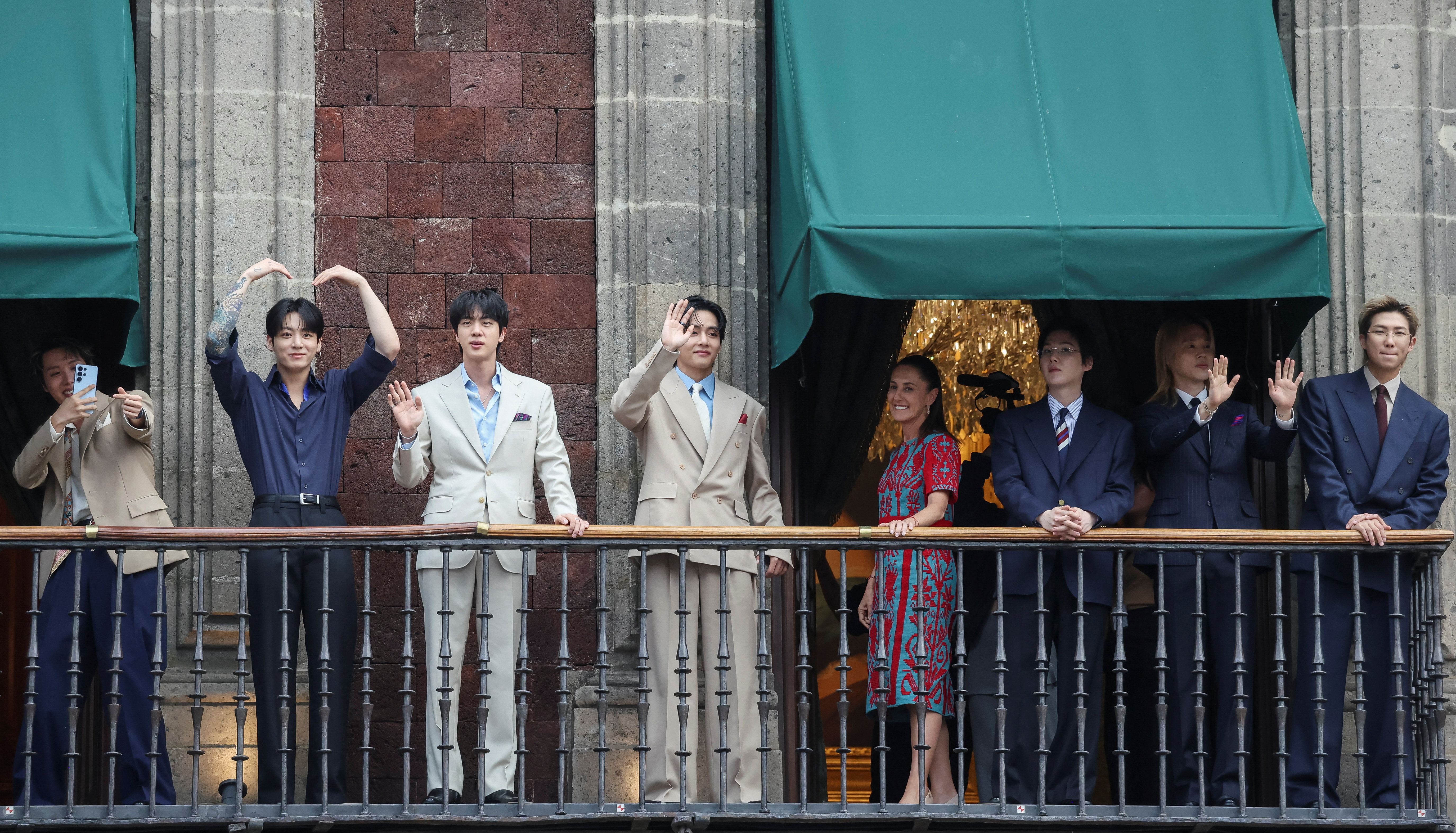 BTS世界ツアー収益18億ドル見込むスウィフト級 - ChosunBiz