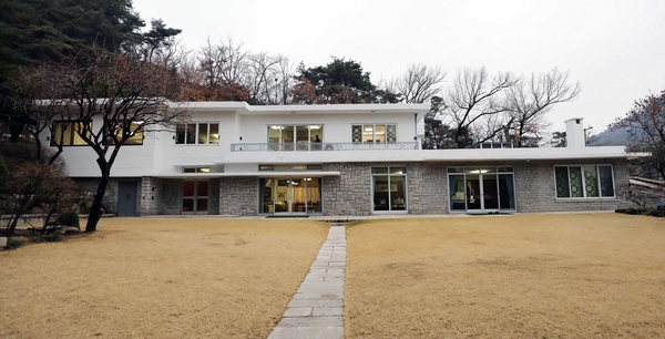 정주영 타계 20주기… 청운동 옛 자택 내부 모습 공개 - 조선비즈