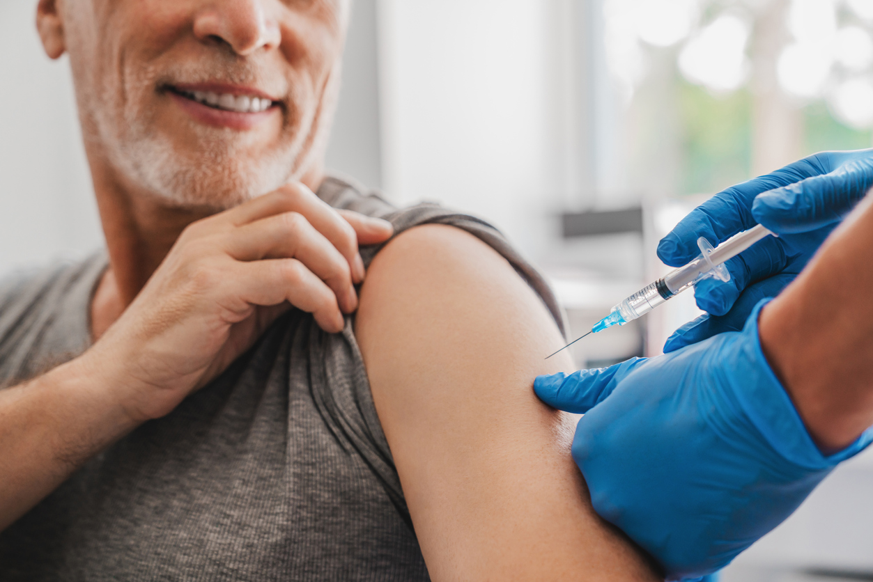 difference between semiglutide and tirzepatide title 💉 Tirzepatide vs. Semaglutide: What's the Difference? If you're  exploring medical weight loss, you've probably heard of both—here's a quick  breakdown: ➡️ Compounded Semaglutide ✔️ Mimics GLP-1 (error in image), a