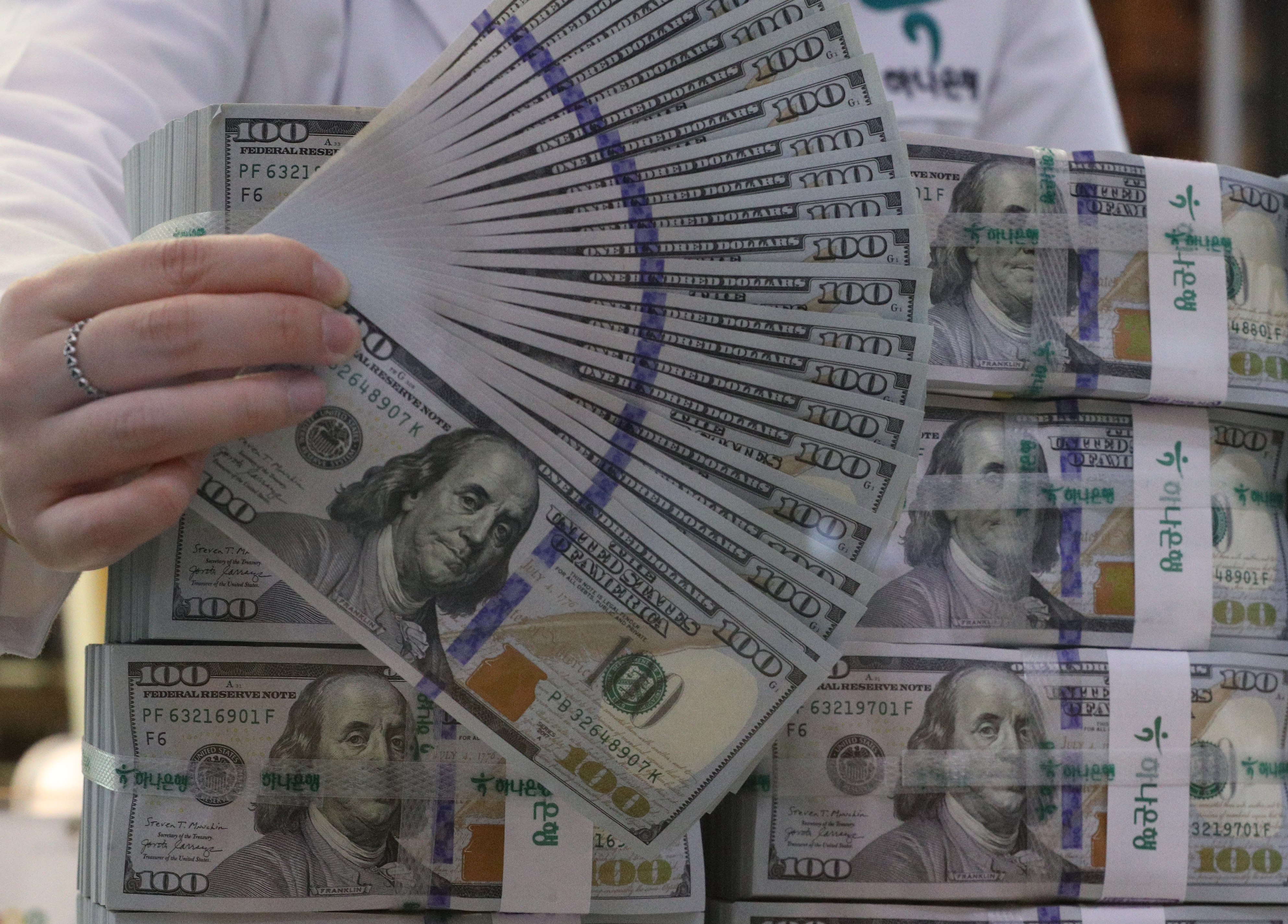 强달러에 주목받는 美 단기채… “금리 영향 덜 받아 매력적” - 조선비즈