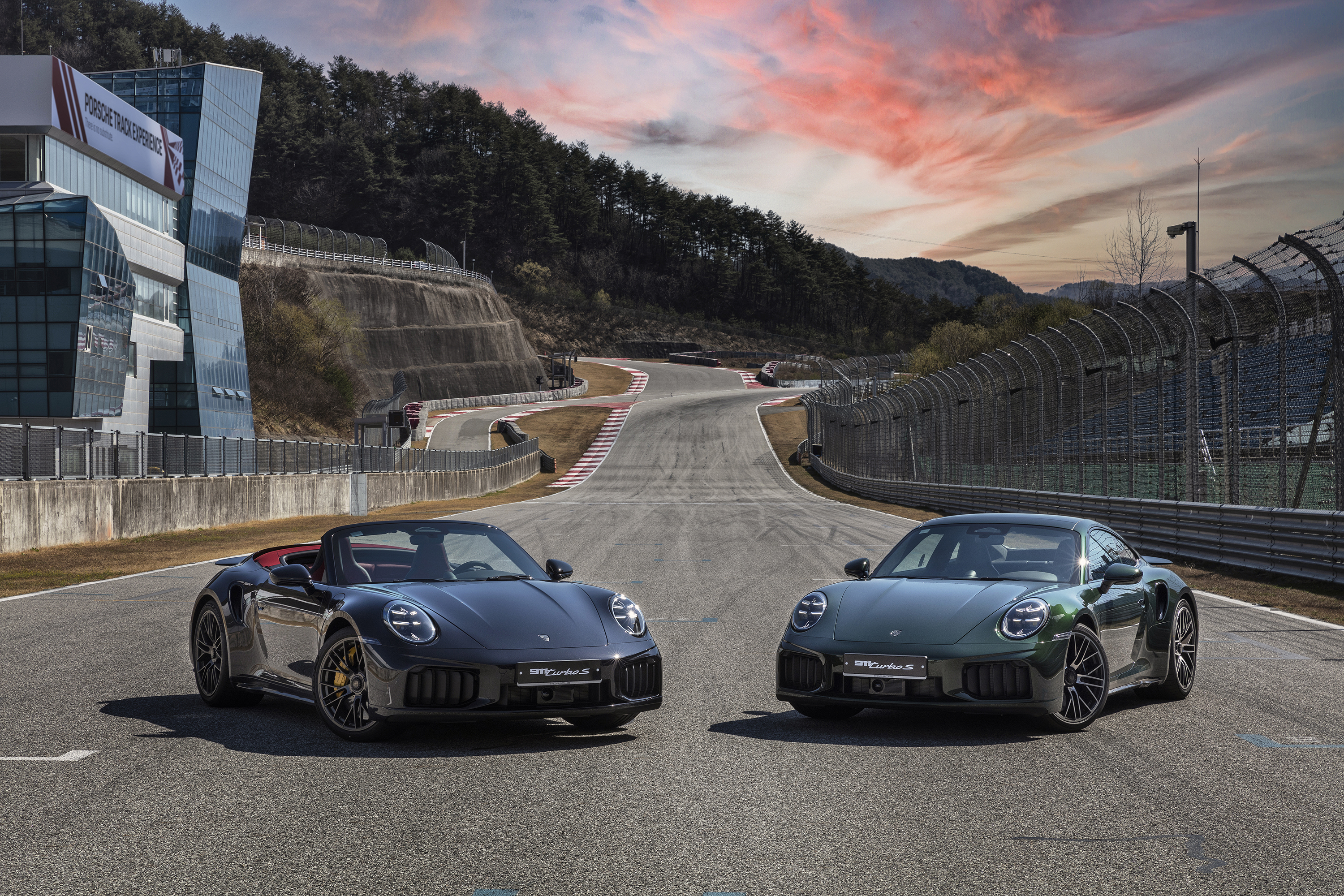 ポルシェコリア 911ターボSを発売 出力711馬力で加速2.5秒 - ChosunBiz