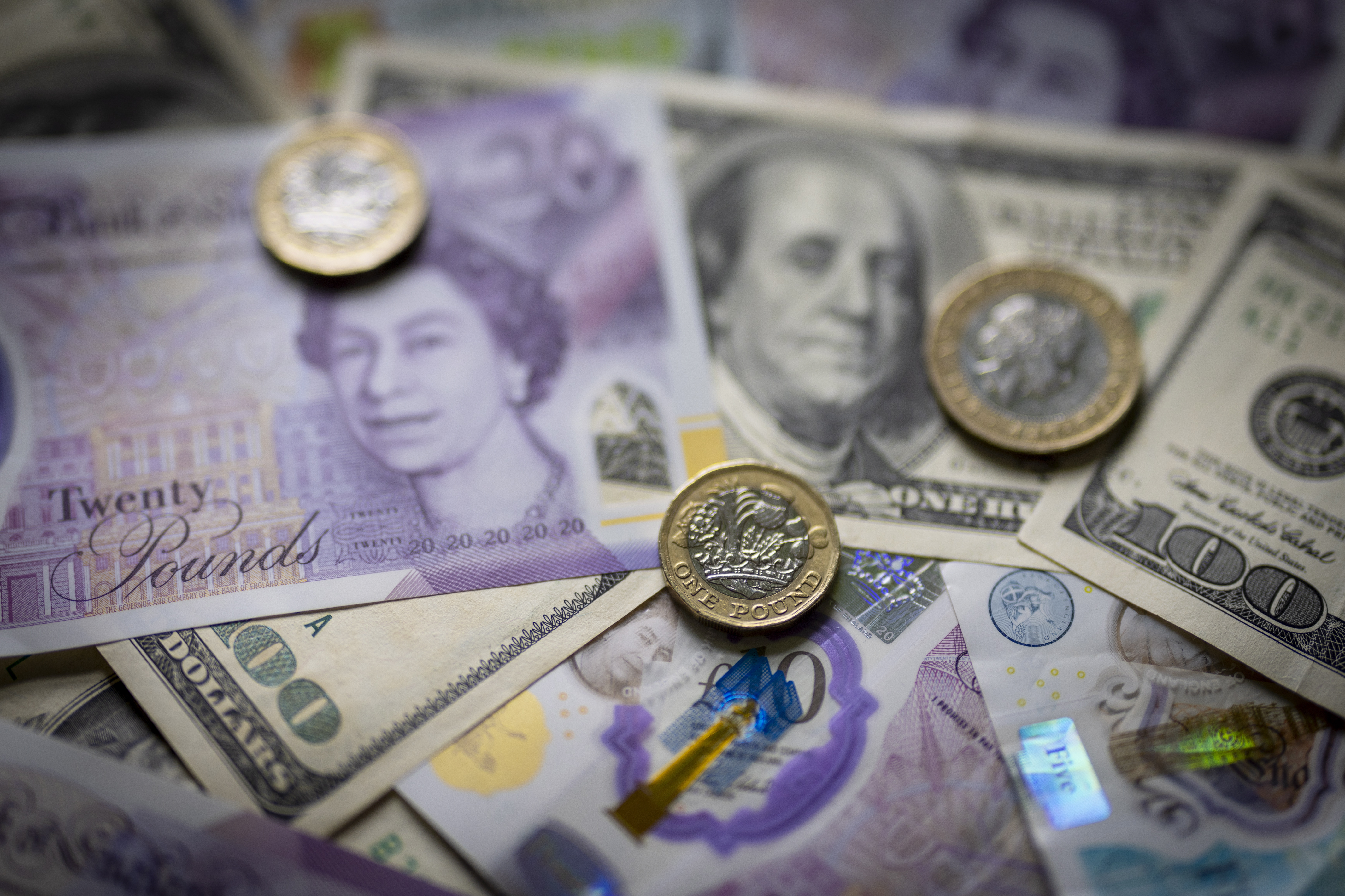 CNBC “英파운드화 폭락은 전형적인 금융위기 전조” - 조선비즈