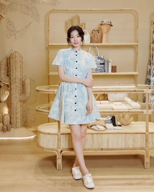 yuna kim dress designer Kim Yuna shines as beauty icon at Dior event following Go Woo-rim's  discharge