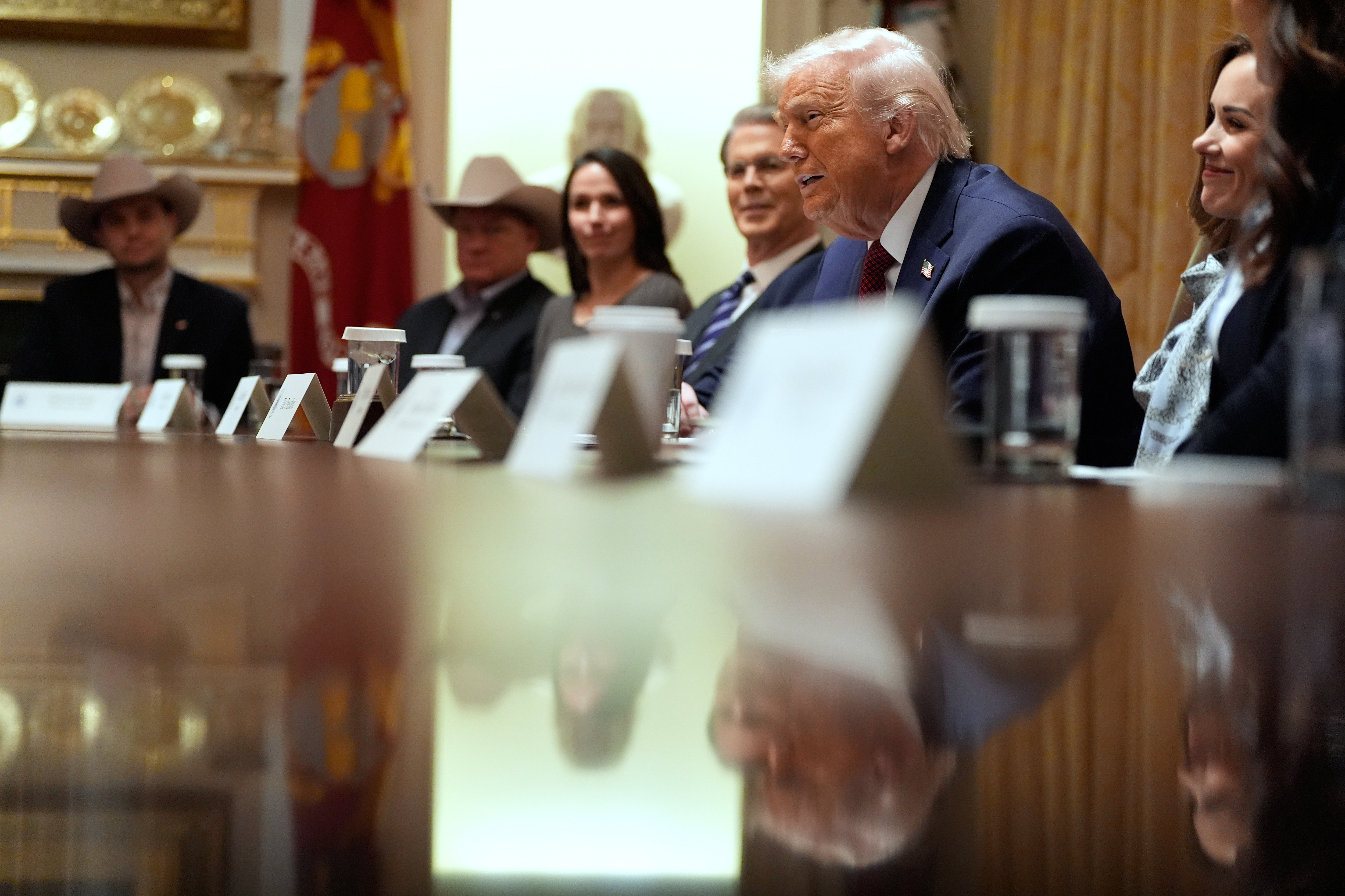 トランプが関税収入で農家に120億ドル支援ファームベルト取り込みへ