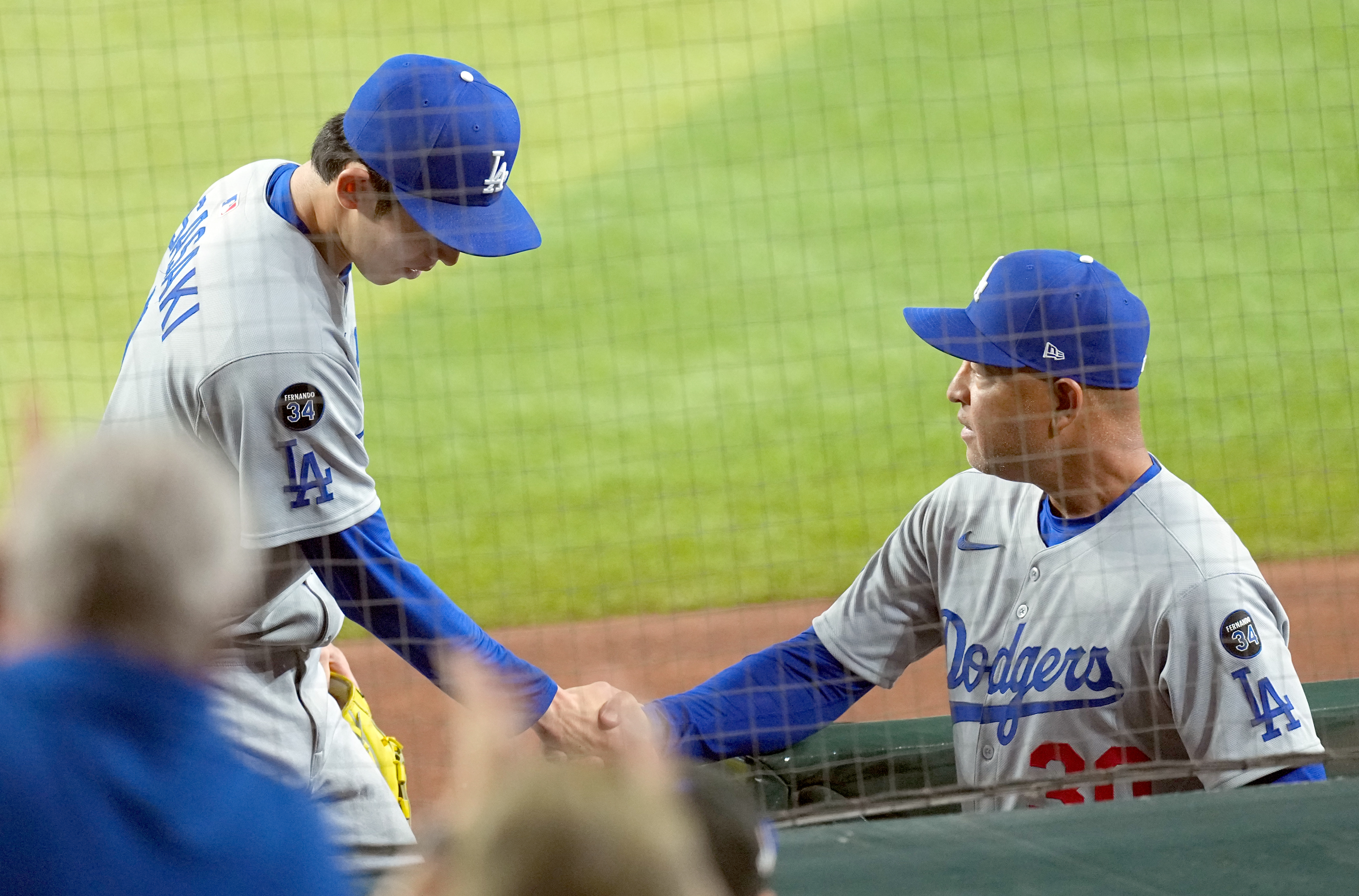 MLB】〝救援参戦〟の2人がブルペン陣にもたらした影響 ロバーツ監督