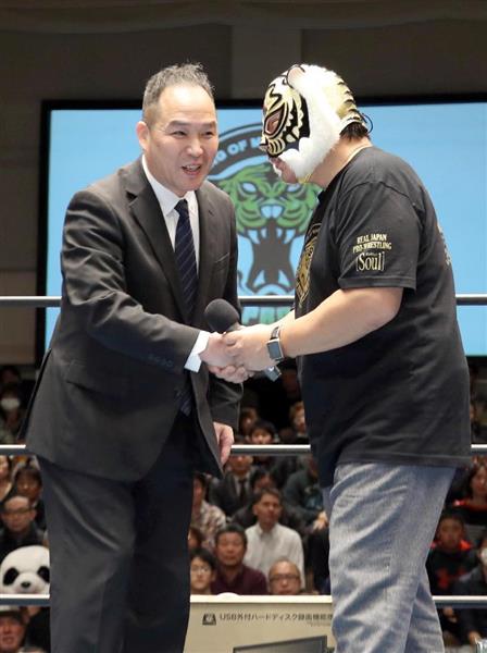 素顔明かした 伊達直人 ４年前のクリスマス その男は初めて 伊達直人 と名乗った そして タイガーマスク現象 は始まった 1 4ページ 産経ニュース