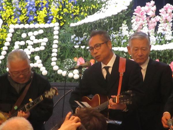 杉田二郎の世界　ギター弾き語り　ニューフォークの旗手シリーズ 希少 はしだのりひこさん告別式 杉田二郎さんらギター弾き「風」でお別れ