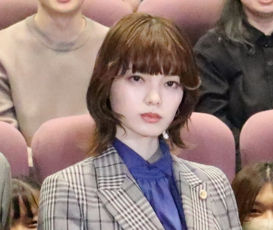 美品✨平手友梨奈さん着用 ダブルスタンダードクロージング ロングジレ チェック柄 平手友梨奈 -写真 -人物情報 ｜クランクイン！