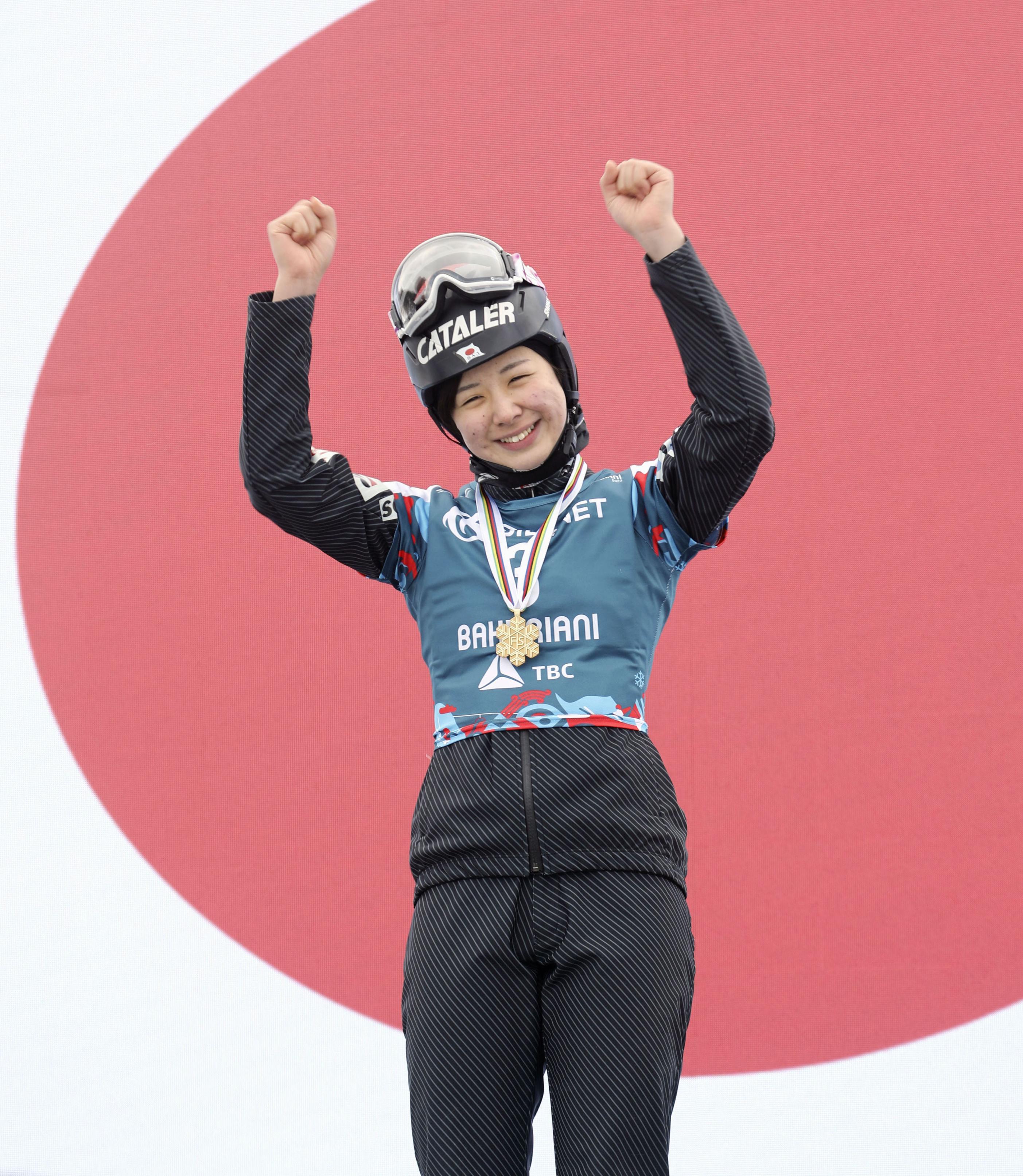 フォト】三木が世界選手権V、日本勢初の快挙 スノボのパラレル大回転