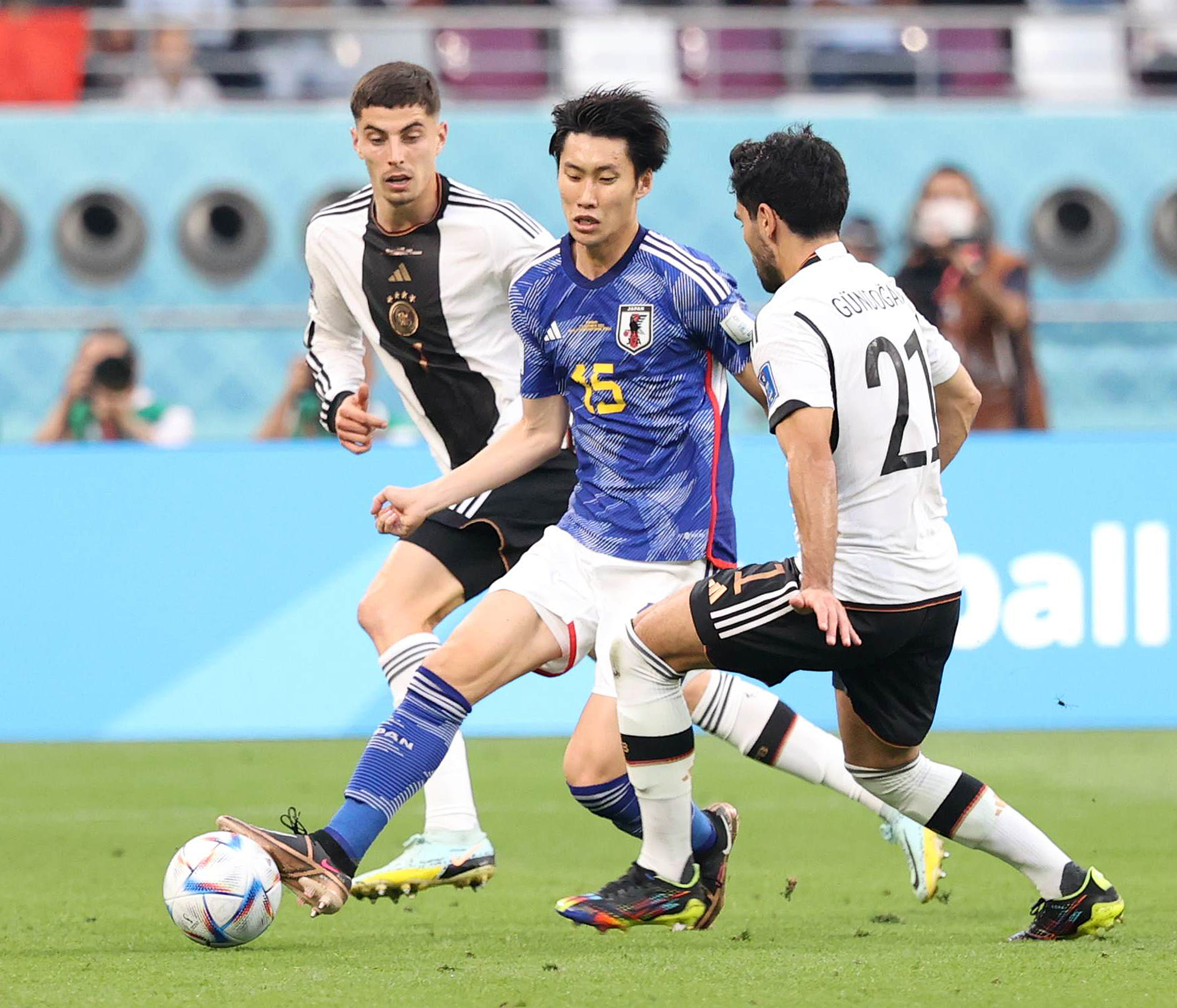 日本代表・鎌田大地、〝過去最悪〟のＷ杯デビュー戦変えた逆転勝利 ...