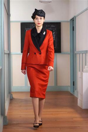 松嶋菜々子 華麗なる６０変化 ミムラ 相武紗季らと美の競演 1 2ページ サンスポ