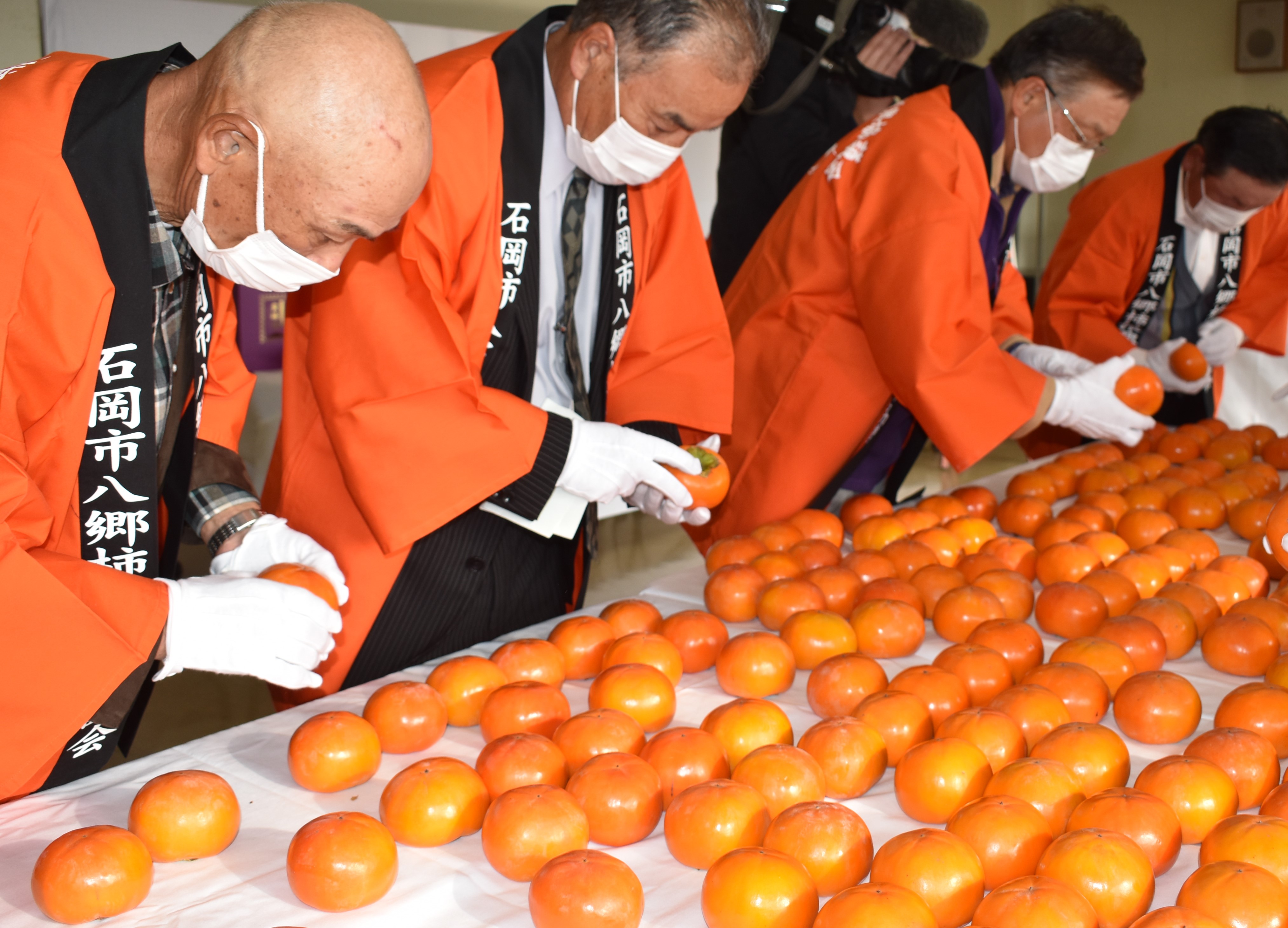 皇室献上の「富有柿」を厳選 茨城・石岡 - 産経ニュース