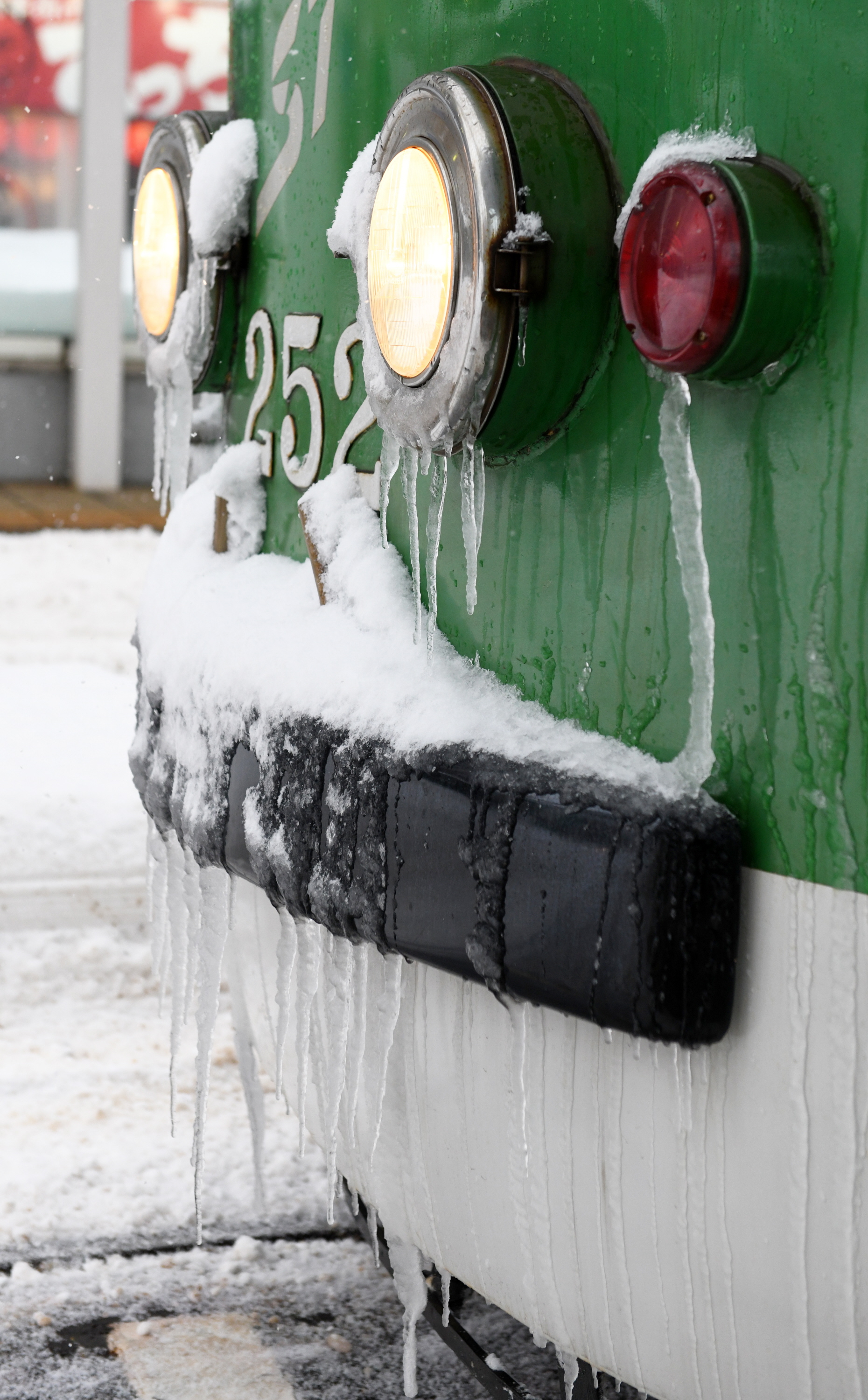 動画】【街行く路面電車】雪国支えるササラ電車 札幌市電（1/2ページ