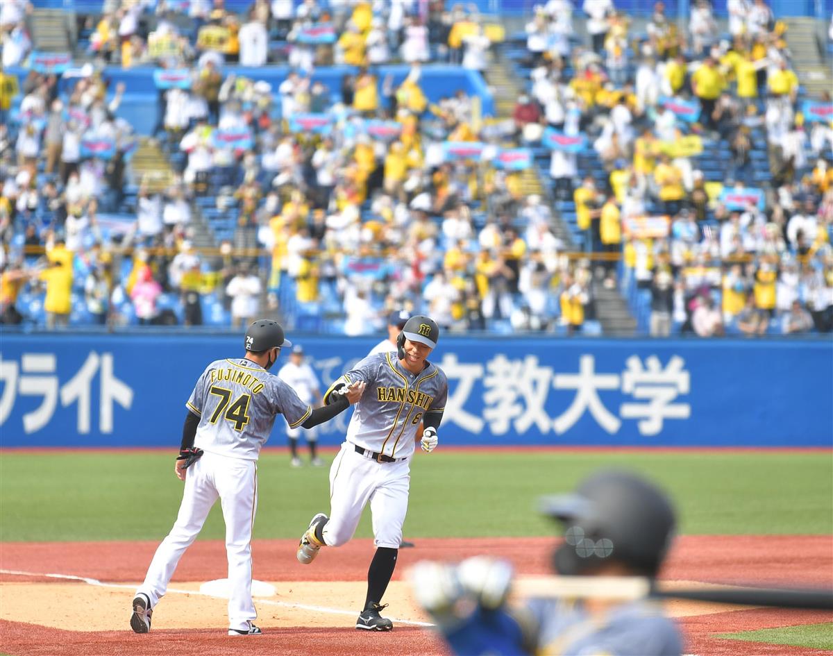 阪神 ヤクルトに開幕2連勝 d1位 佐藤輝がバックスクリーン直撃のプロ初本塁打 サンスポ
