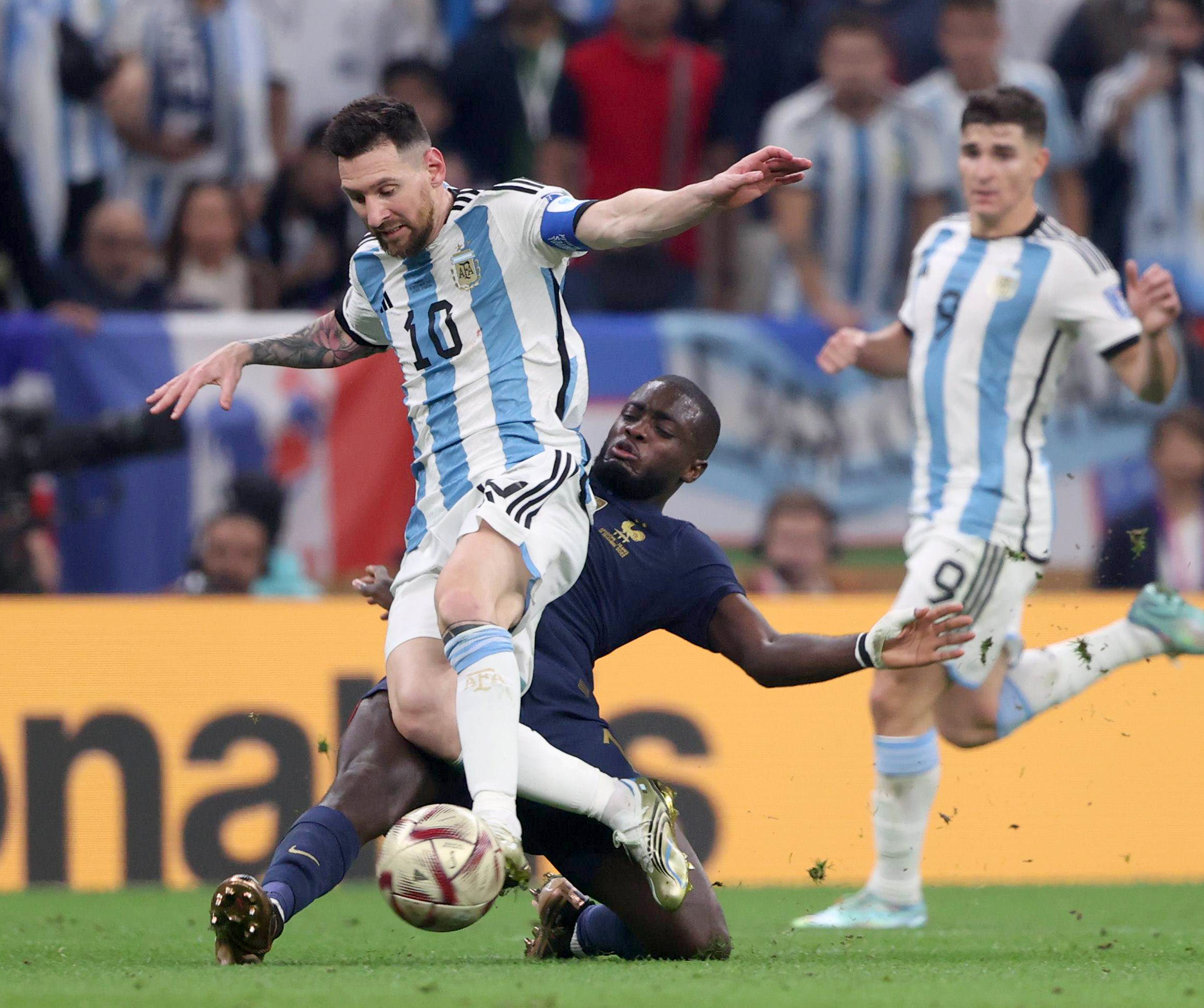 アルゼンチン　サッカー アルゼンチンが準決勝進出、PK戦でオランダ破る カタールW杯