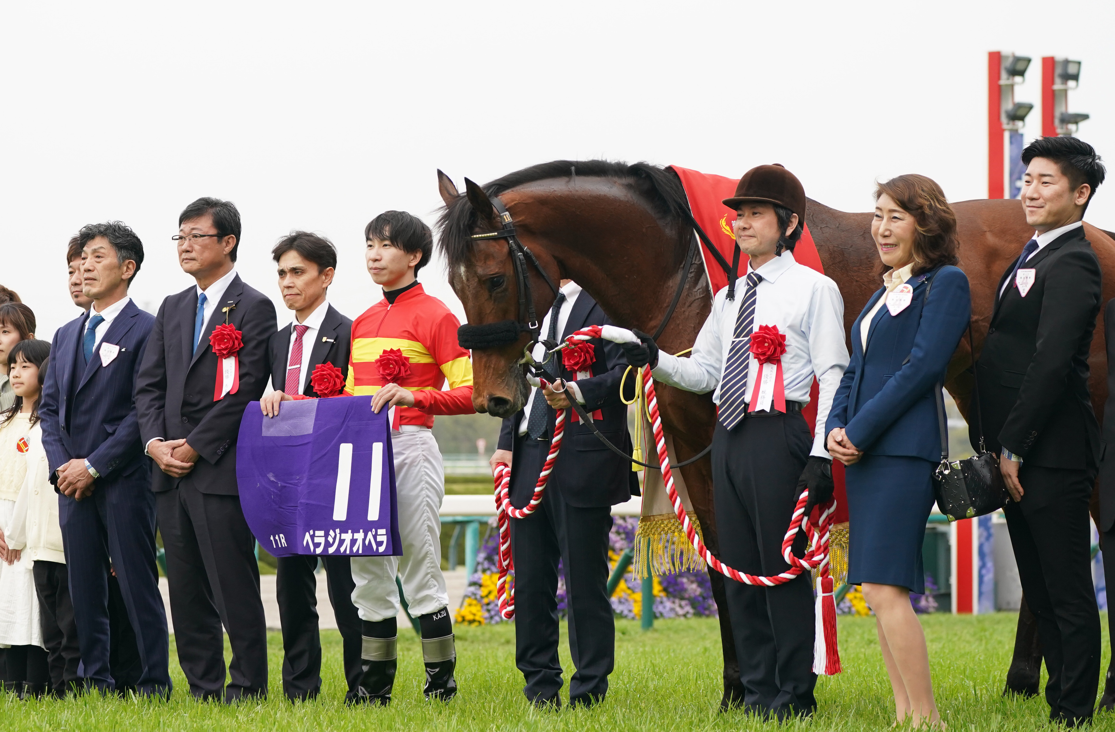 2025年 大阪杯 べラジオオペラ ポスター べラジオオペラ(第69回大阪杯)/ゼッケン型馬券ポーチ | 馬site