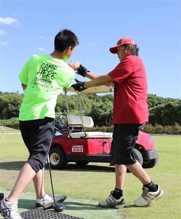 潜入ジャンボ尾崎の秘密基地 ジャンボ流は素振りが基本 1 2ページ サンスポ