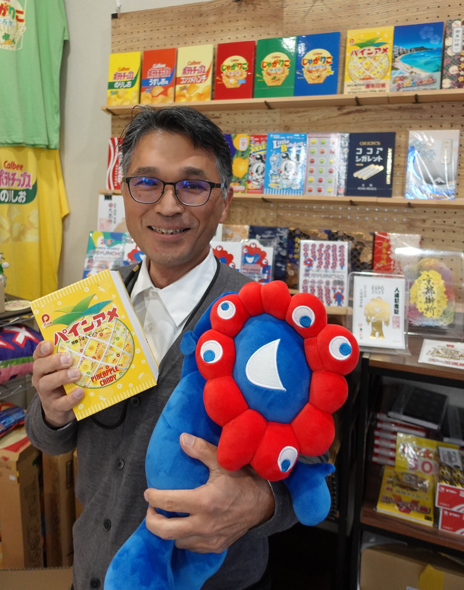 ミャクミャク御朱印帳が爆発的ヒット 「知恵のモノづくり広げる」早和