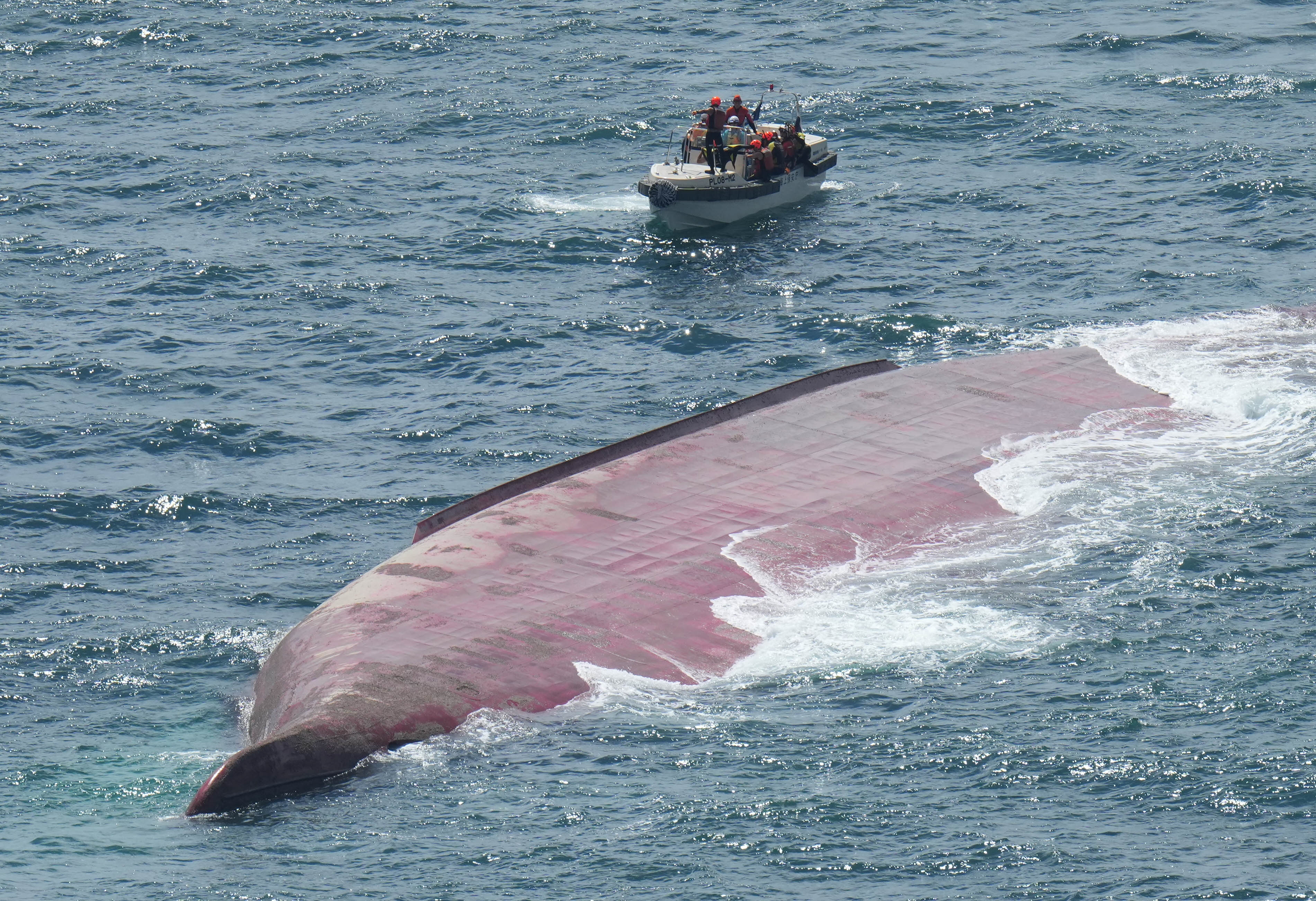 貨物船転覆、２人不明 和歌山沖で衝突か ３人救助 - 産経ニュース
