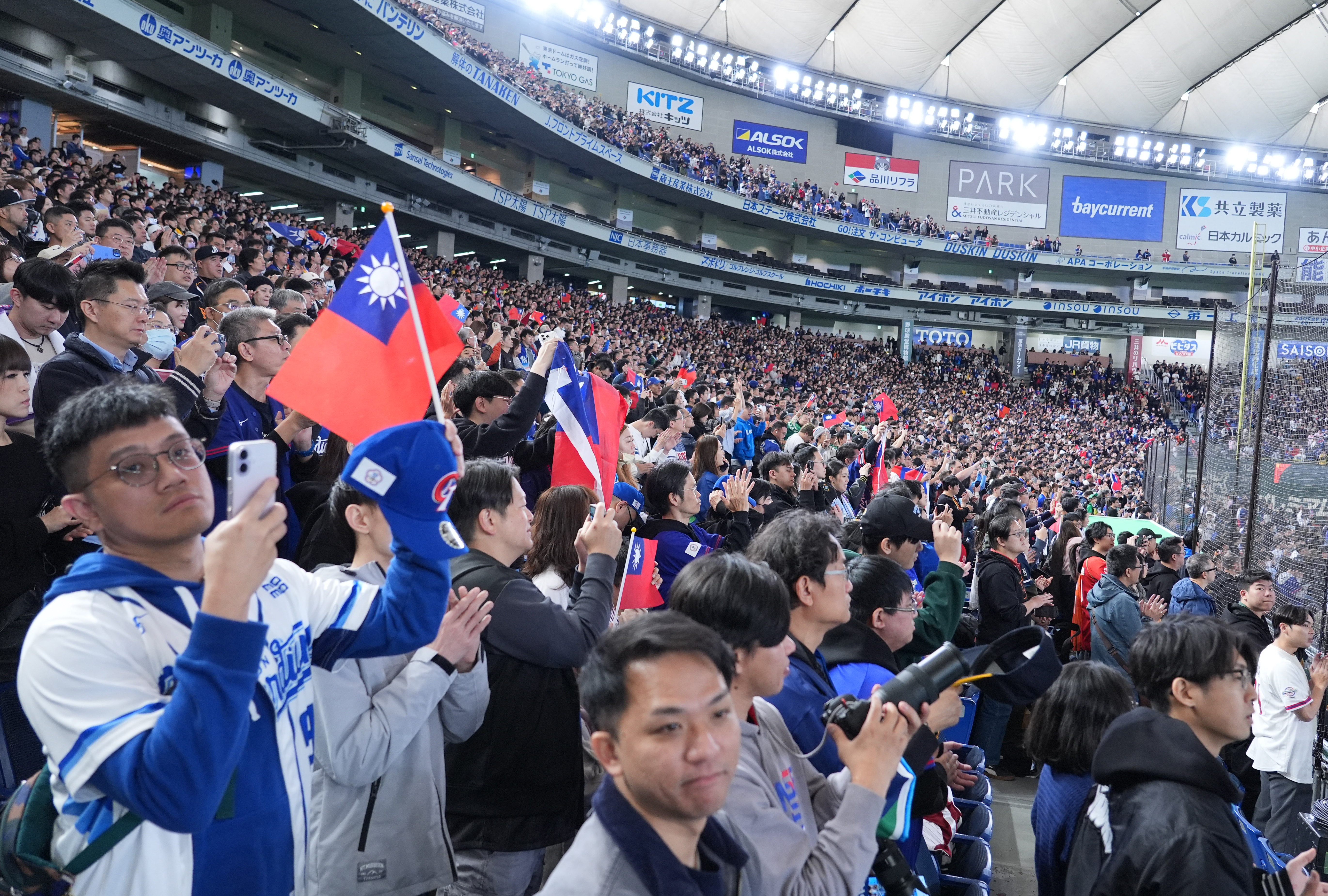 東京ドームが台湾代表の〝ホーム化〟チアがダンスで魅了…試合前から