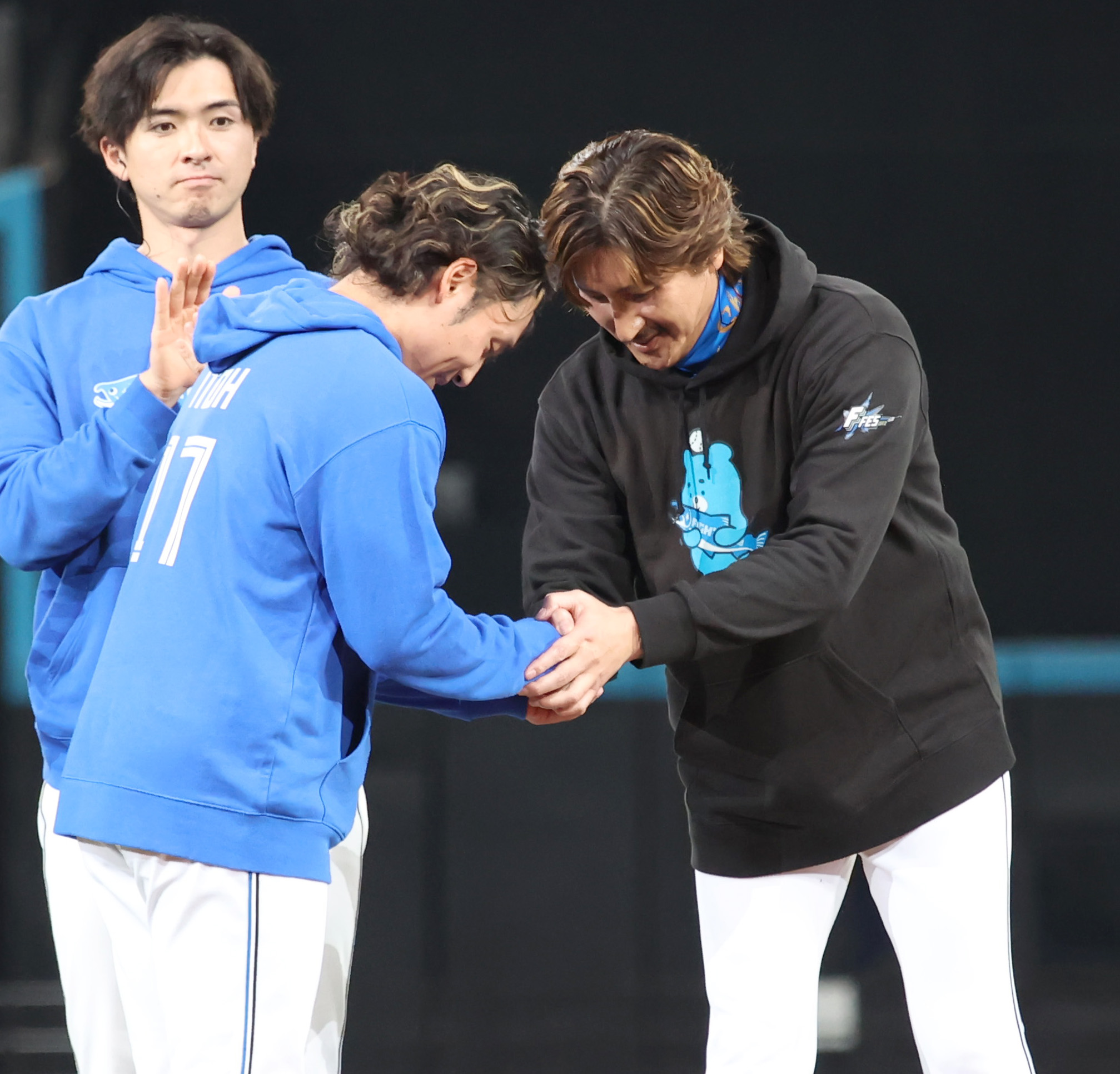 日本ハムの新庄監督、ファン感で来季開幕投手を発表 一方で「まだ