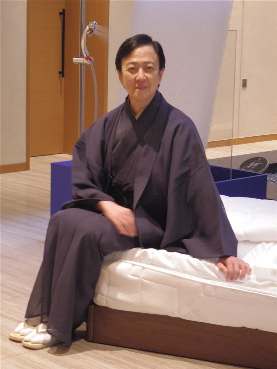 坂東玉三郎 襲名延期の海老蔵にエール 若いから問題ない サンスポ