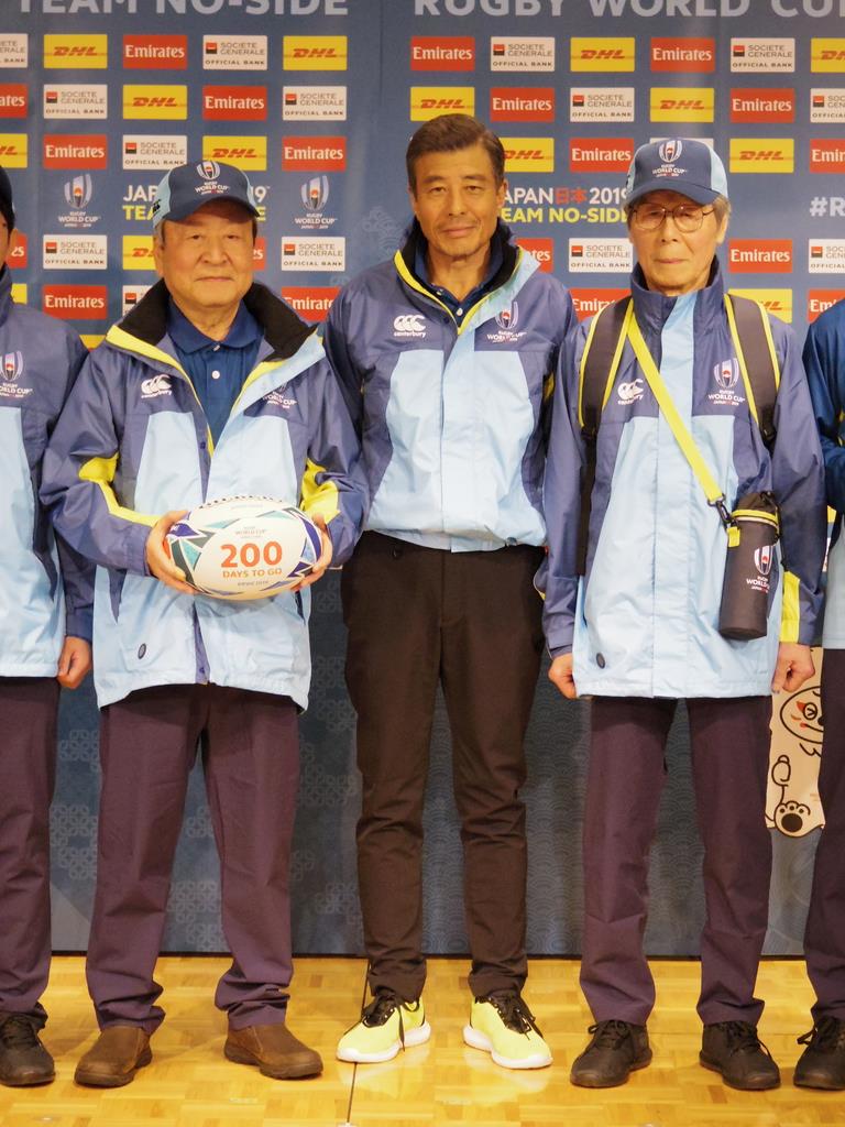 ラグビーＷ杯ボランティア用ユニホームお披露目 舘ひろしさん「Ｗ杯