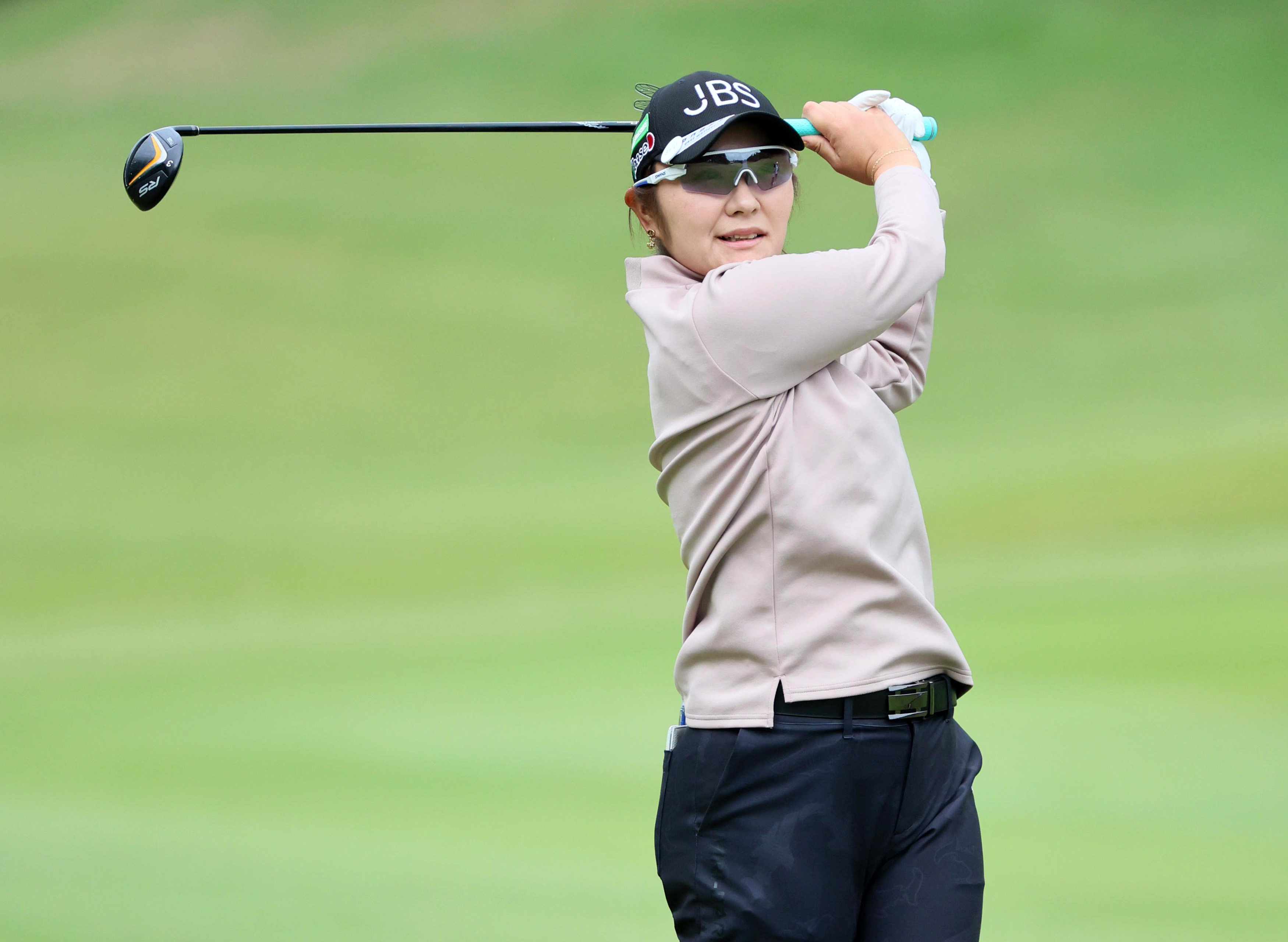 メジャー制覇女子ゴルファー直筆サイン特集2 藤田さいき 15年ぶりのメジャー制覇に向けて首位発進 1打差2位に