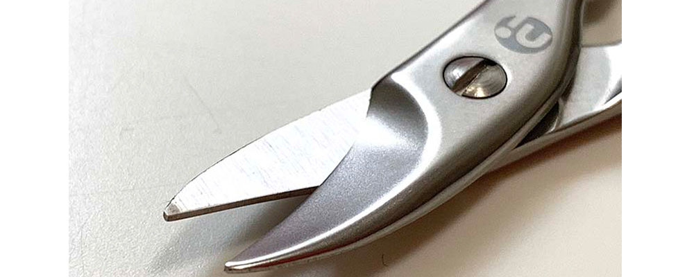 硬く、分厚い爪でも楽に切れる。ドイツ製のニッパー型爪切り - 産経 