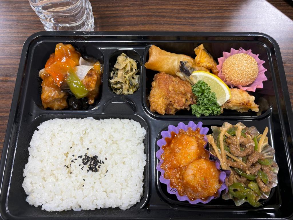 久住昌之 するりベント酒】典型的「中華料理全部弁当」で、満腹 中華