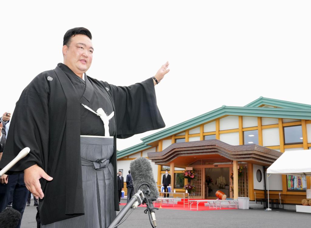 元稀勢の里が部屋開き 驚きの１８００坪豪華設備 「将来的には横綱