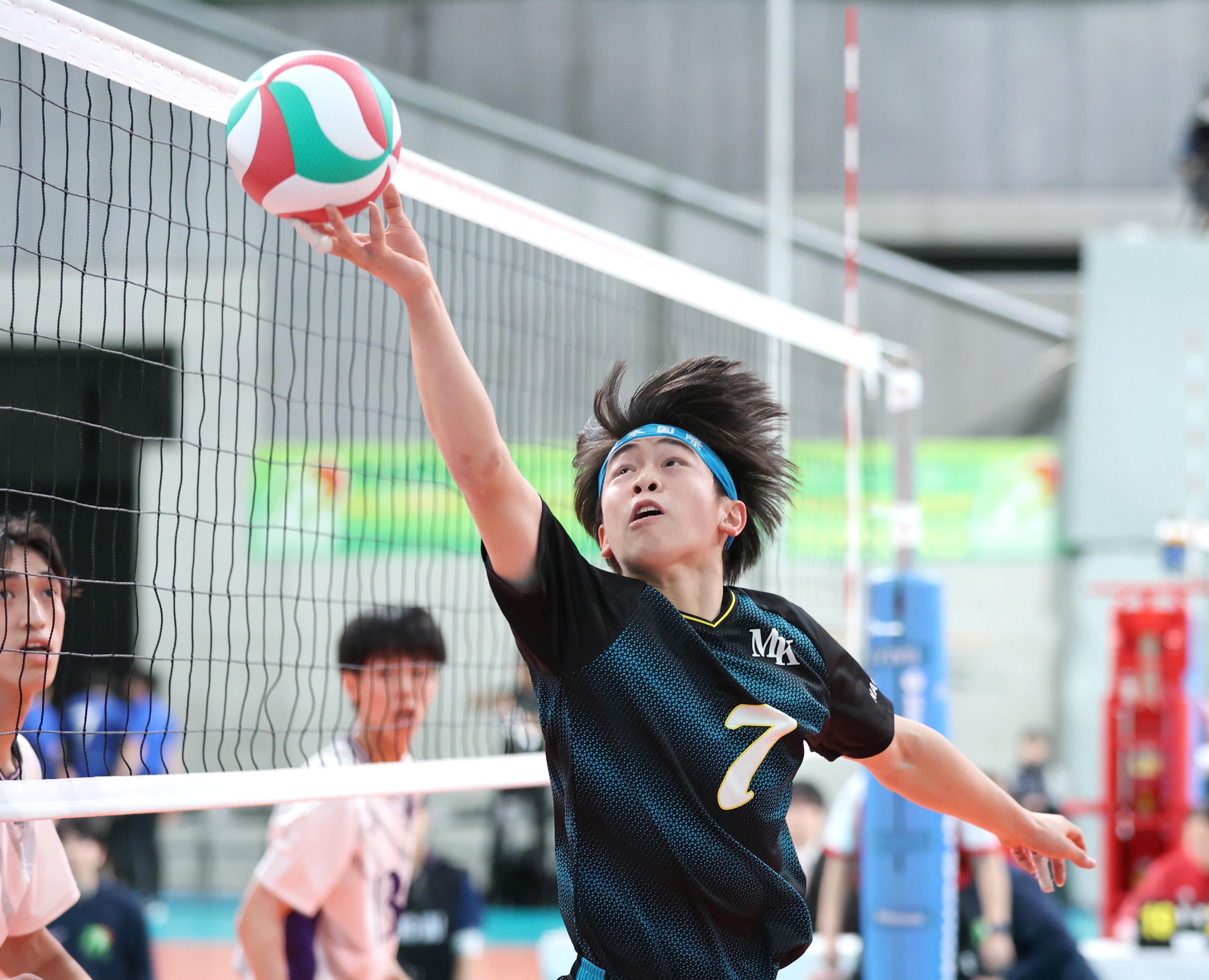 松本国際が鬼門の初戦突破 配置転換のセッター、1年生・清水瑛太も躍動