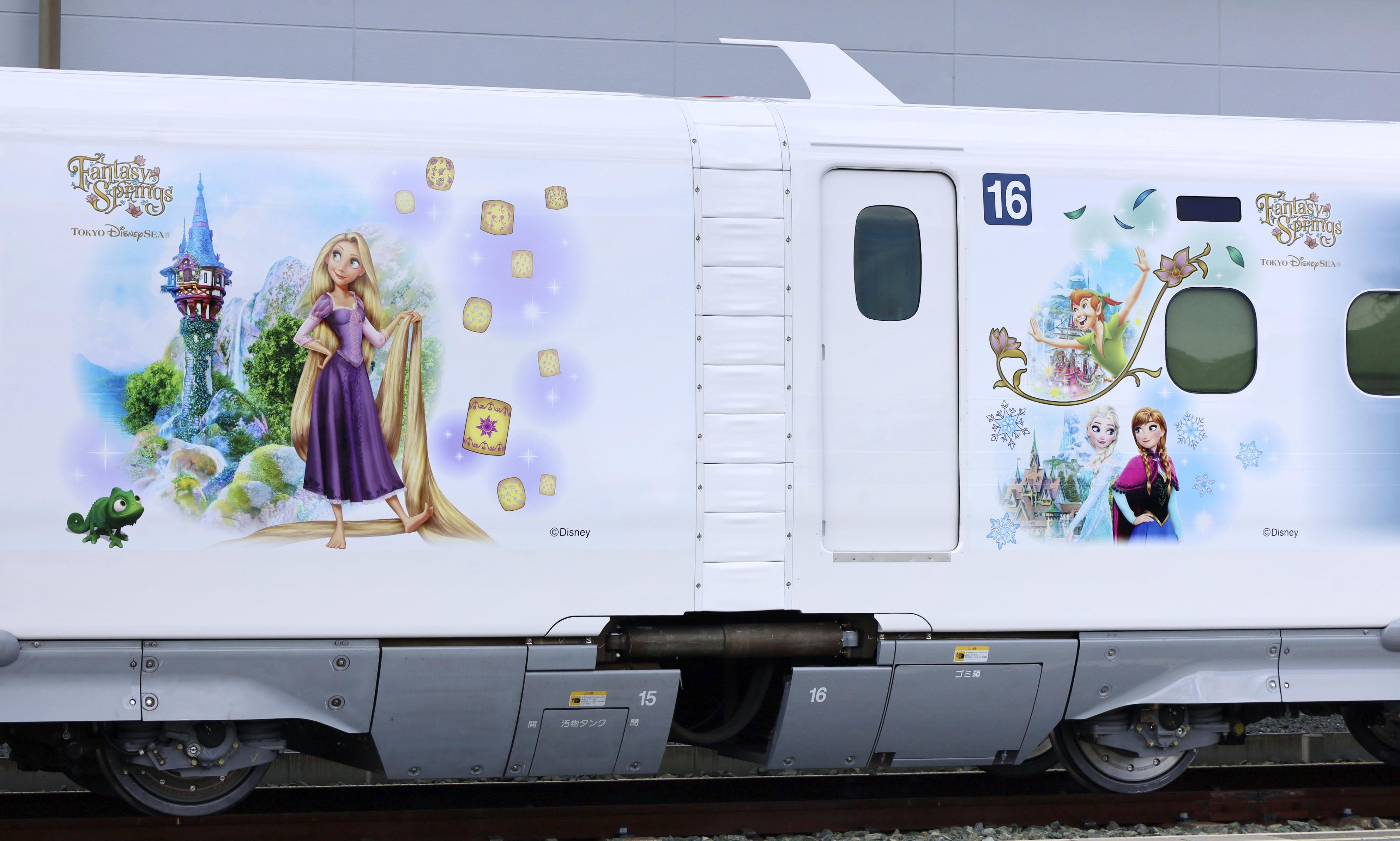 アナ雪」キャラなど描いたディズニー新幹線お披露目 JR東海が21日から