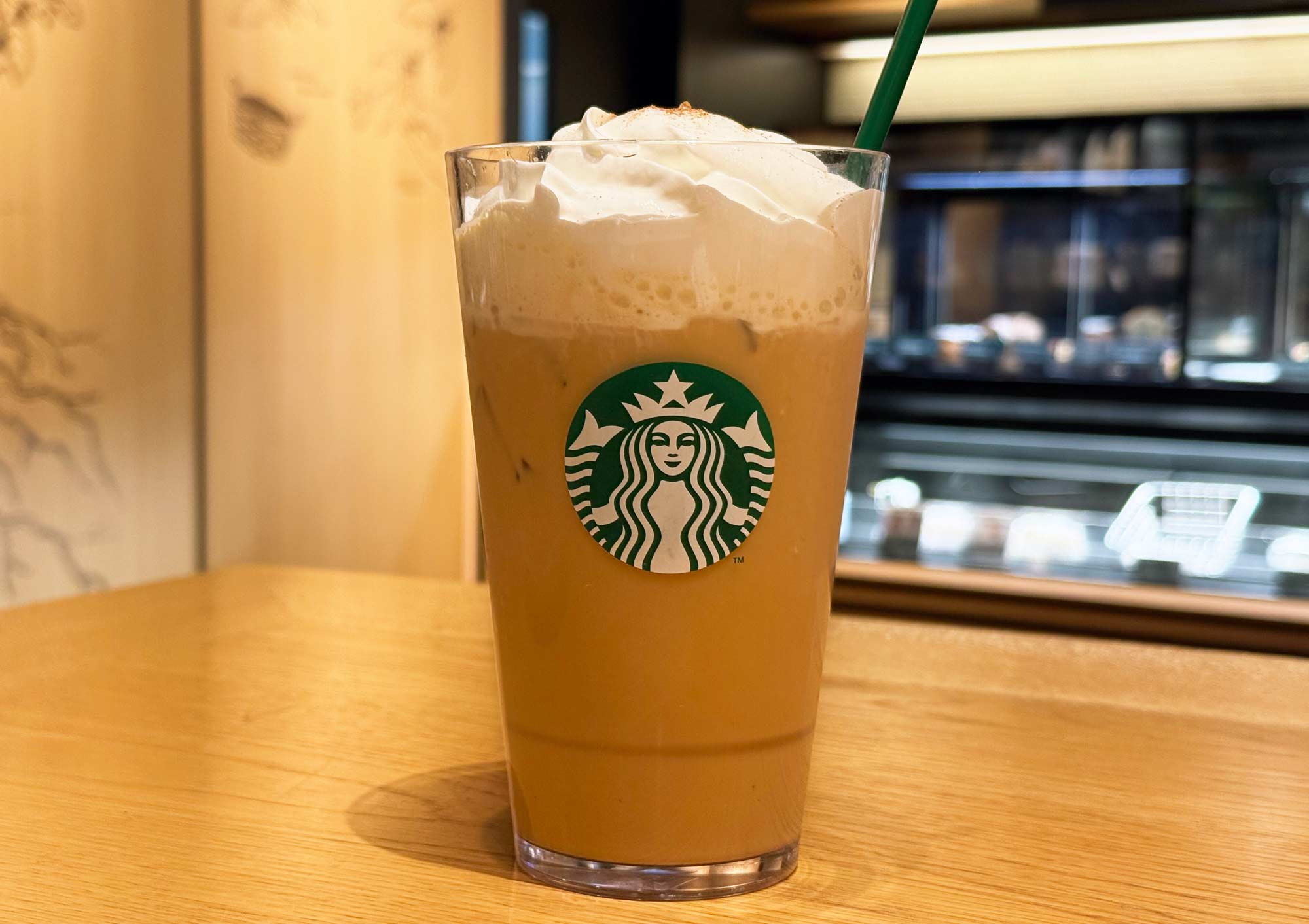 スタバ新作レビュー】秋を感じる定番「パンプキンスパイスラテ