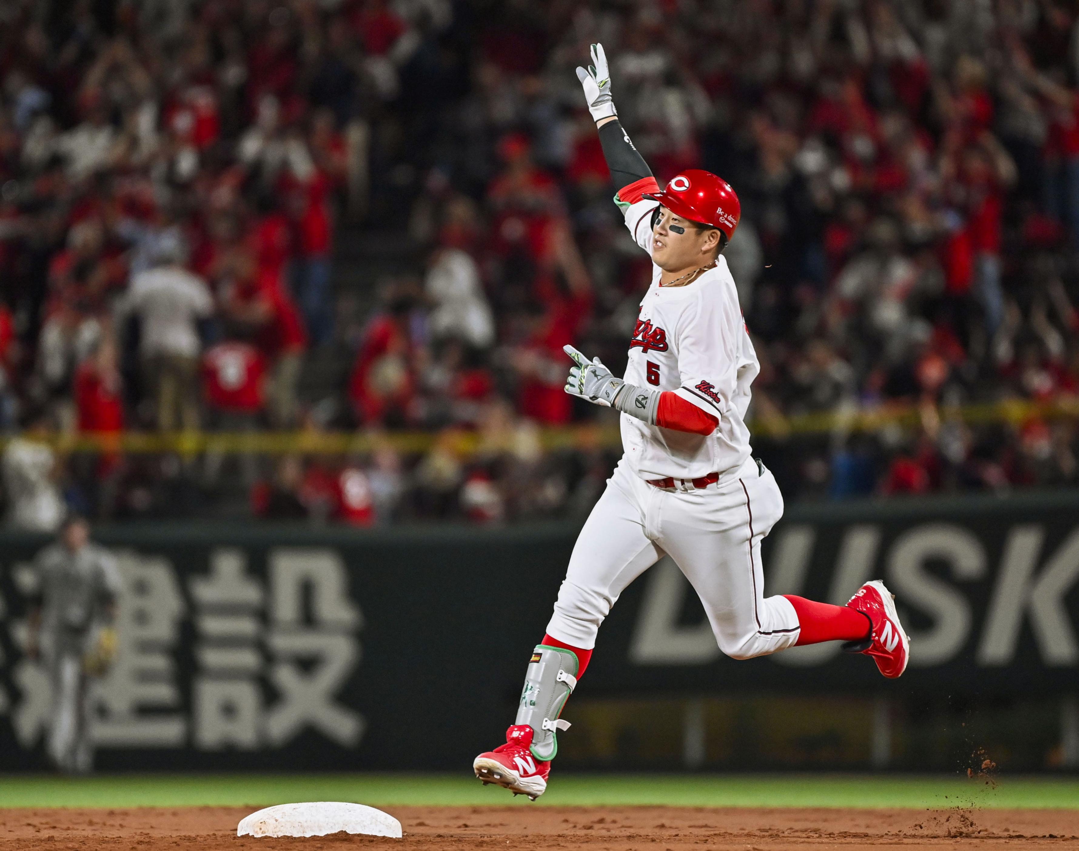 広島・小園海斗が逆転満塁弾！ チームは3連勝 - サンスポ