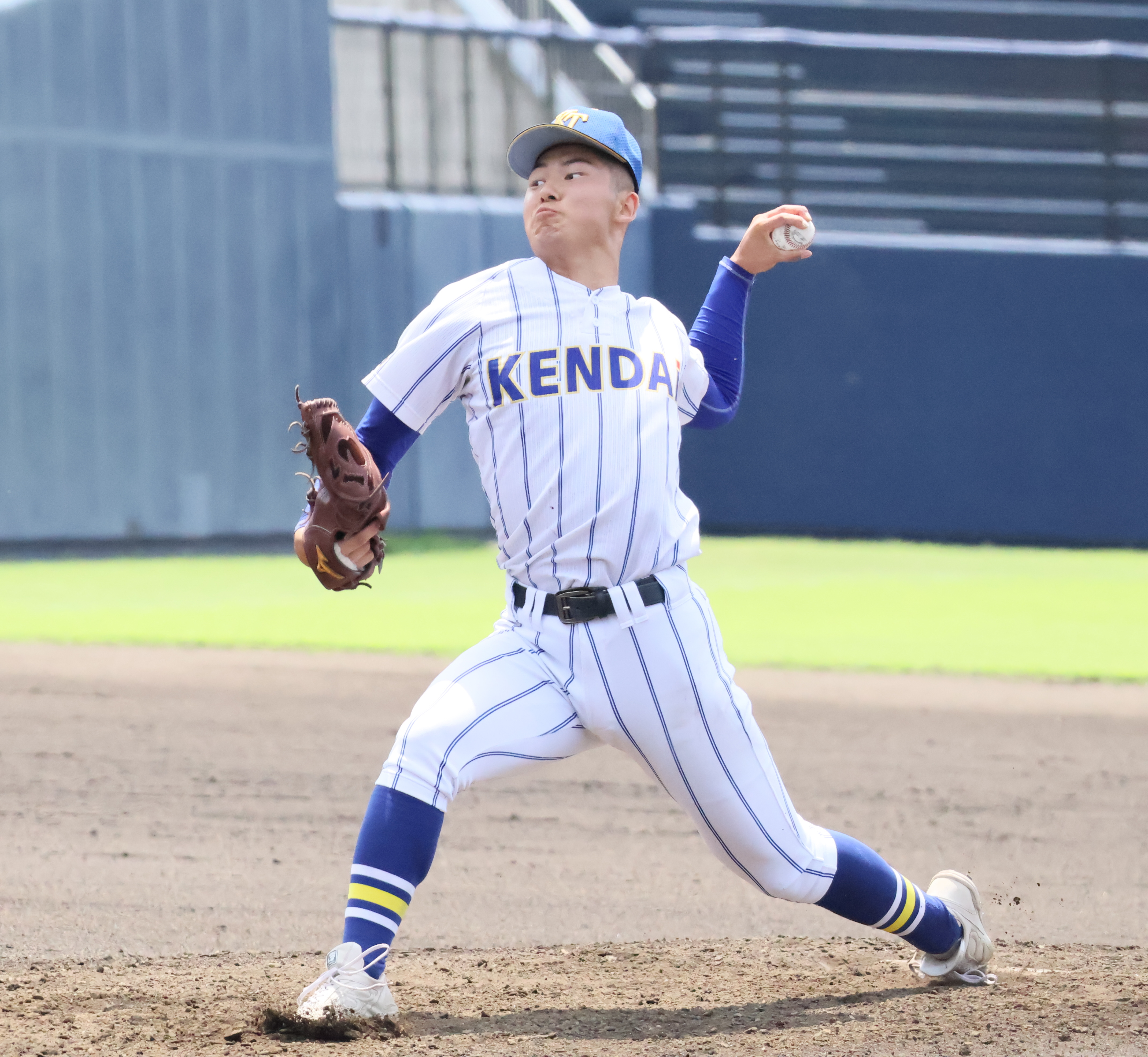 健大高崎24年センバツVコンビで8強 佐藤龍月、357日ぶり公式戦登板で