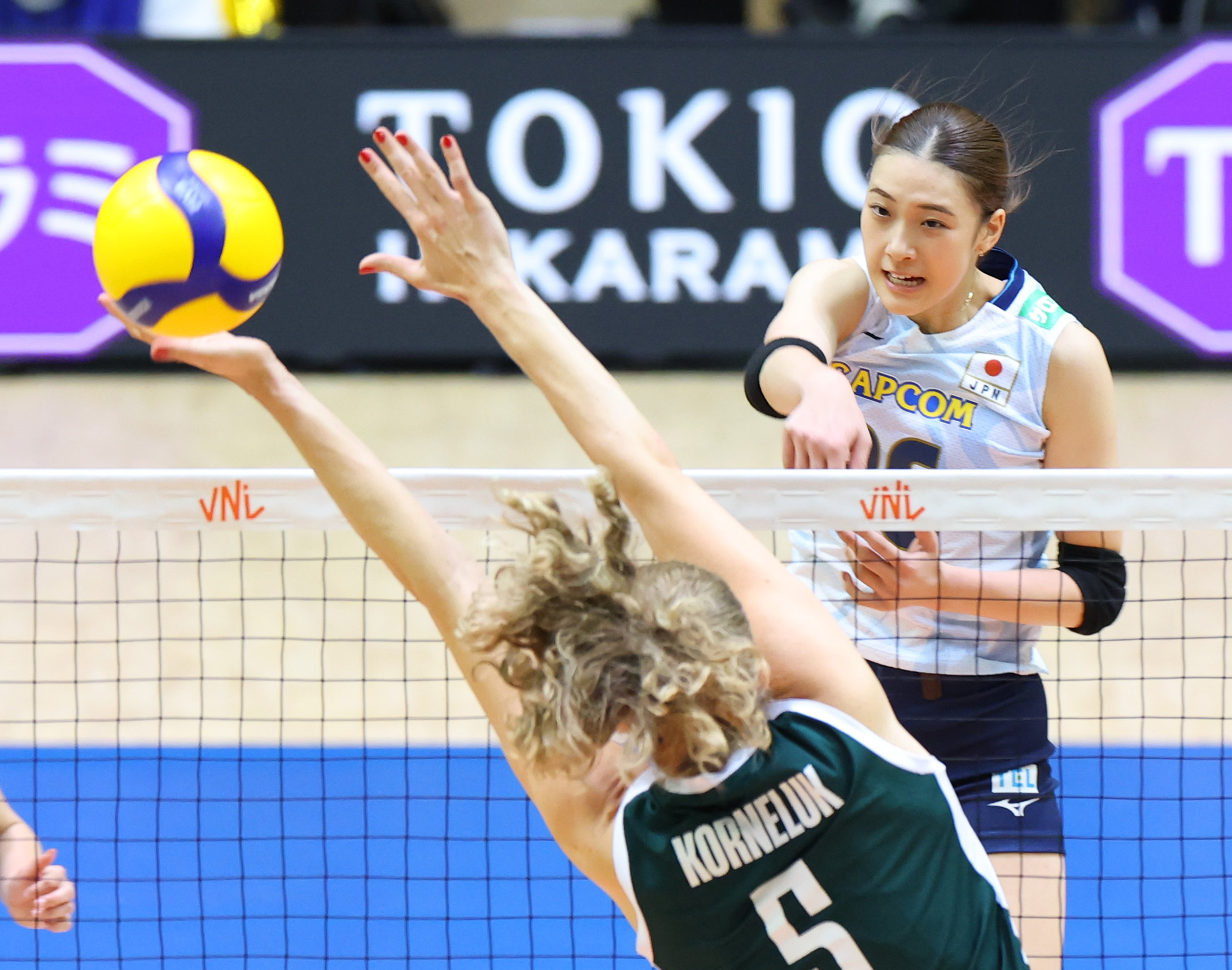 女子バレー日本代表 佐藤淑乃と和田由紀子が攻撃の中心に定着、18歳
