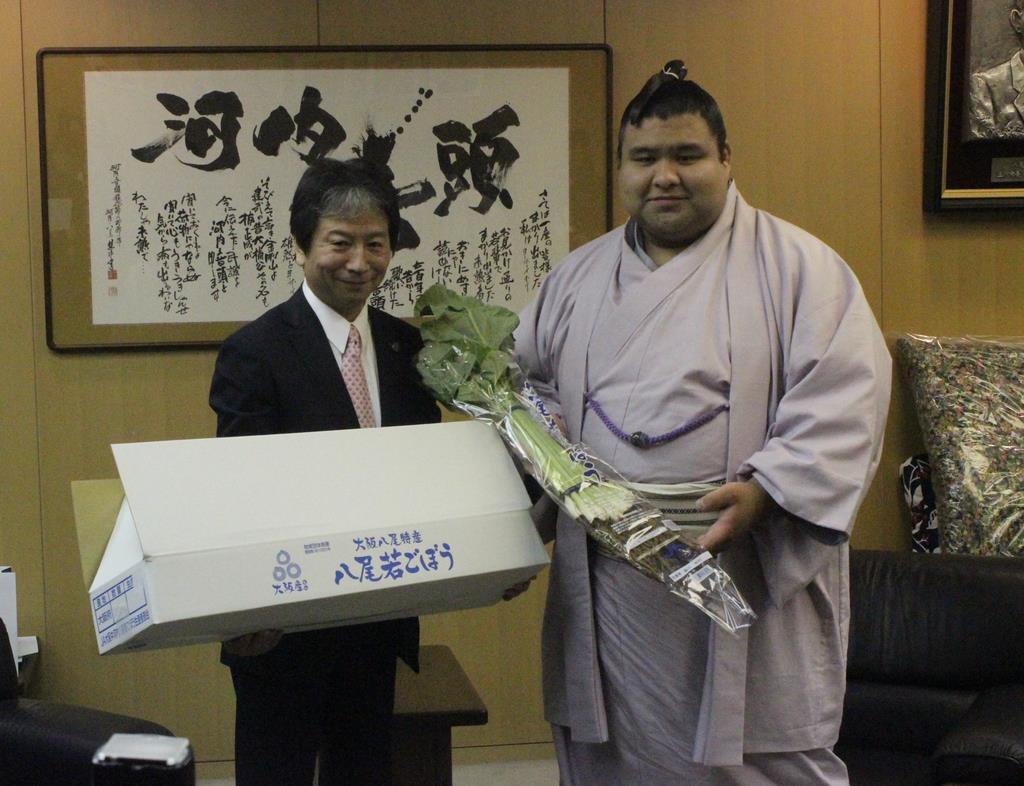 大相撲徳俵】大関高安、姓にルーツある大阪で活躍誓う 横綱になっても