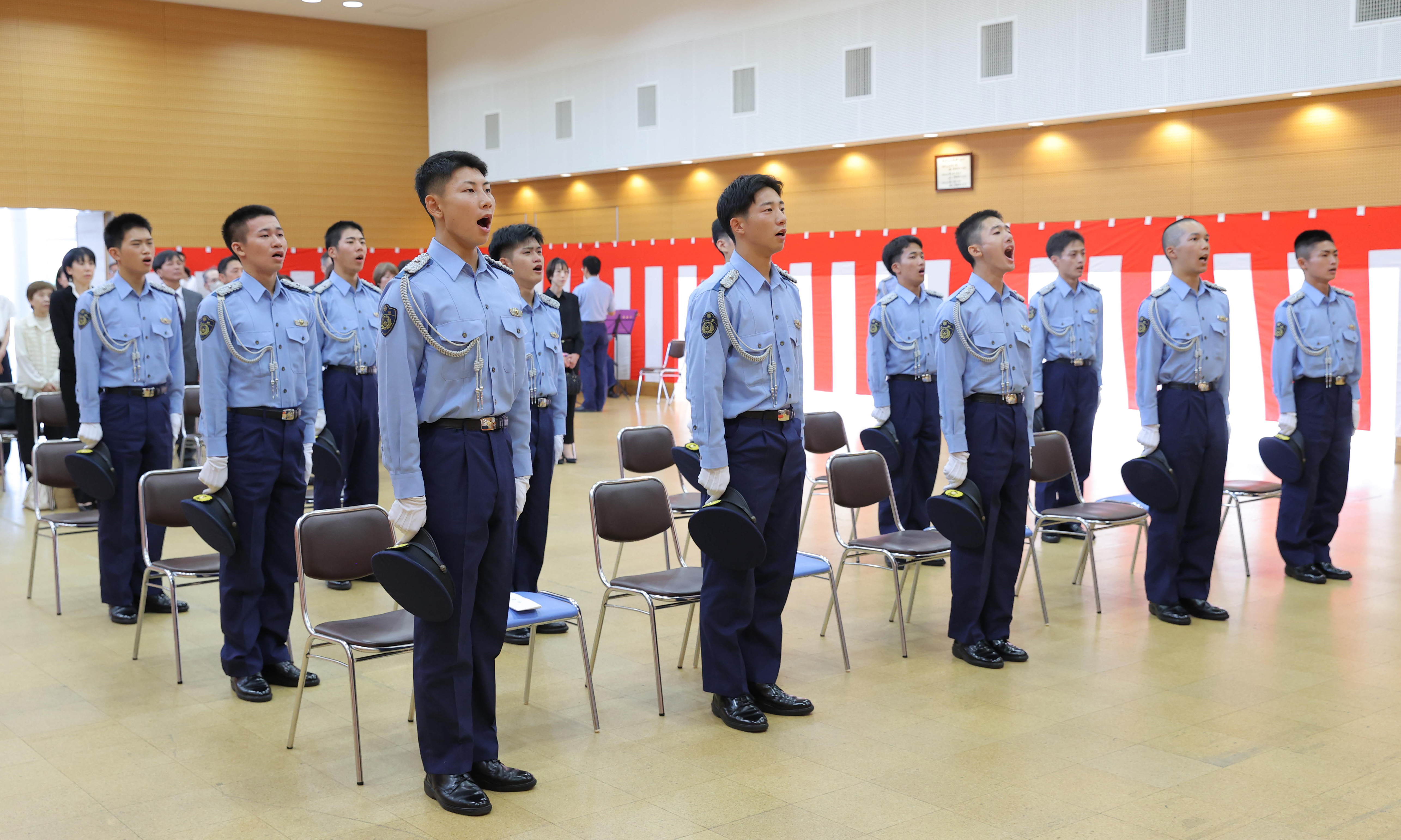 にじむ汗と涙、「力強く頼れる警察官に」 京都府警察学校で初任科卒業