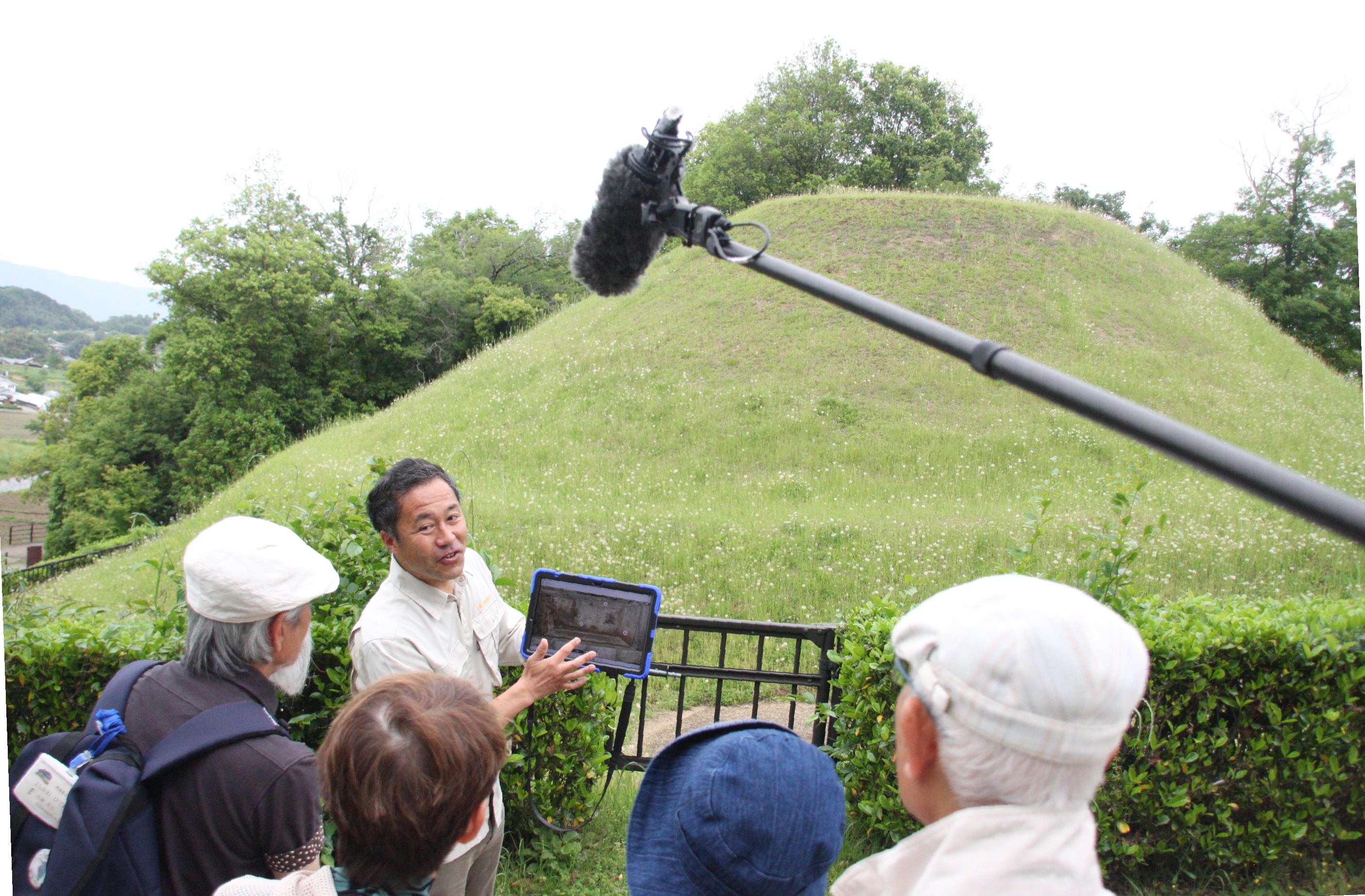 石室に入ったような気持ちに」 高松塚古墳でVR動画体験会 築造の工程