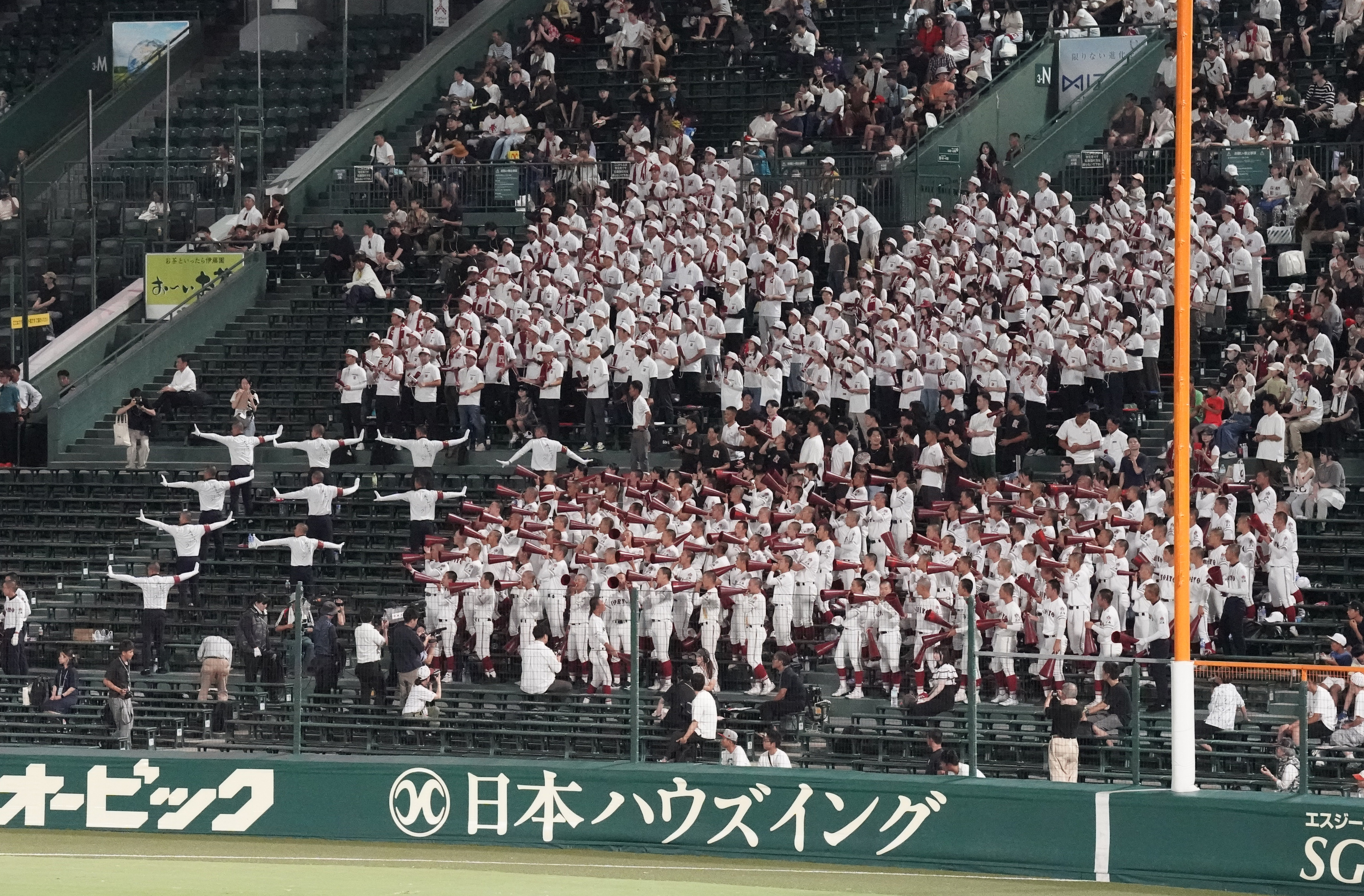 アルプススタンド 甲子園】広陵のアルプススタンド応援団はブラバン、チア不在