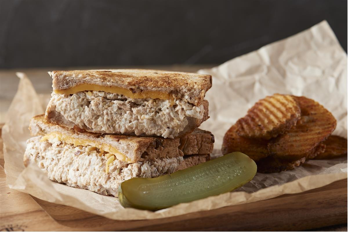 ｄｅｎａ ハンバーガー店 ９ でサンドイッチ新商品を発売 サンスポ