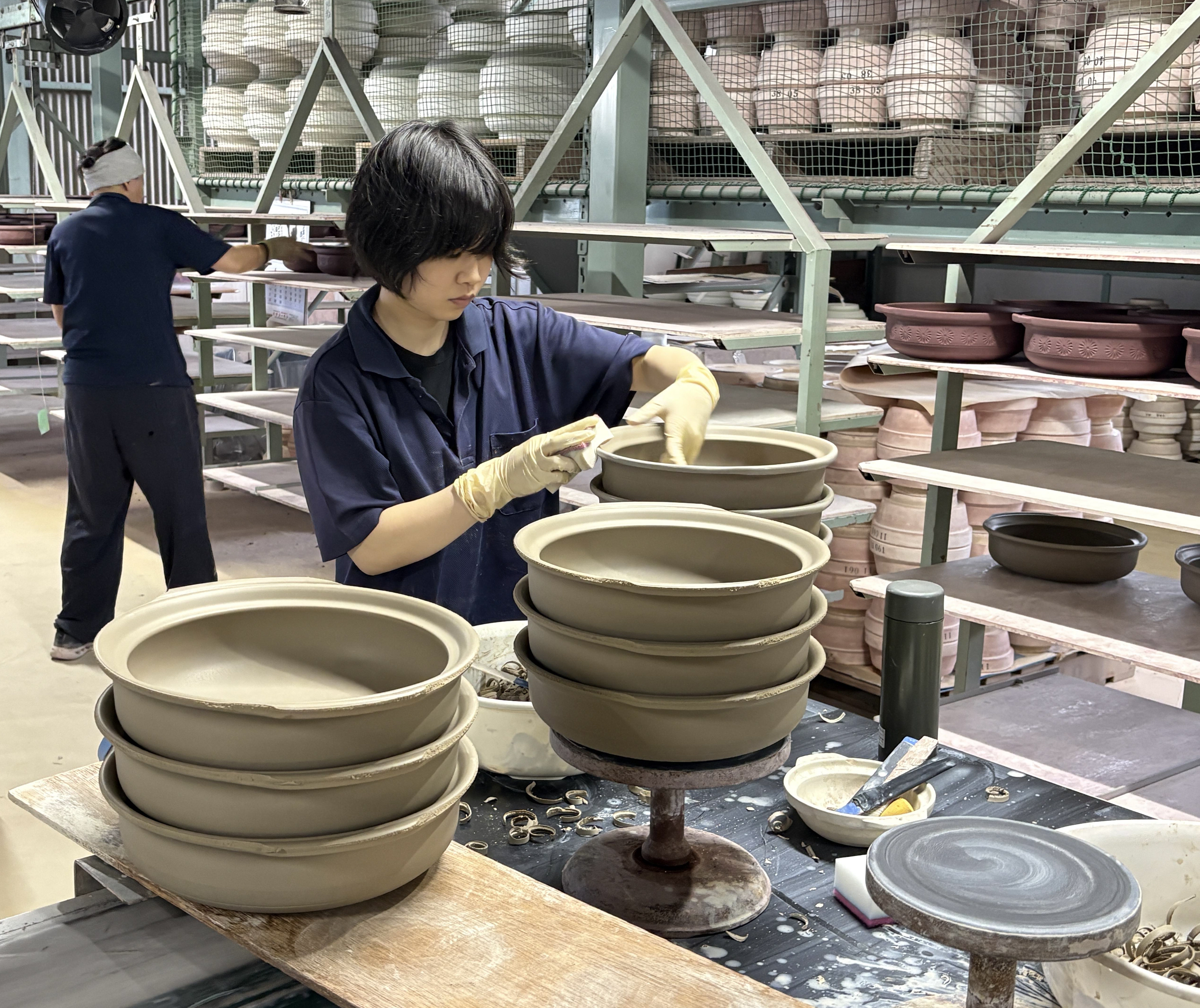国産土鍋の8割占める萬古焼 昭和の食卓を彩った定番から「らしくない