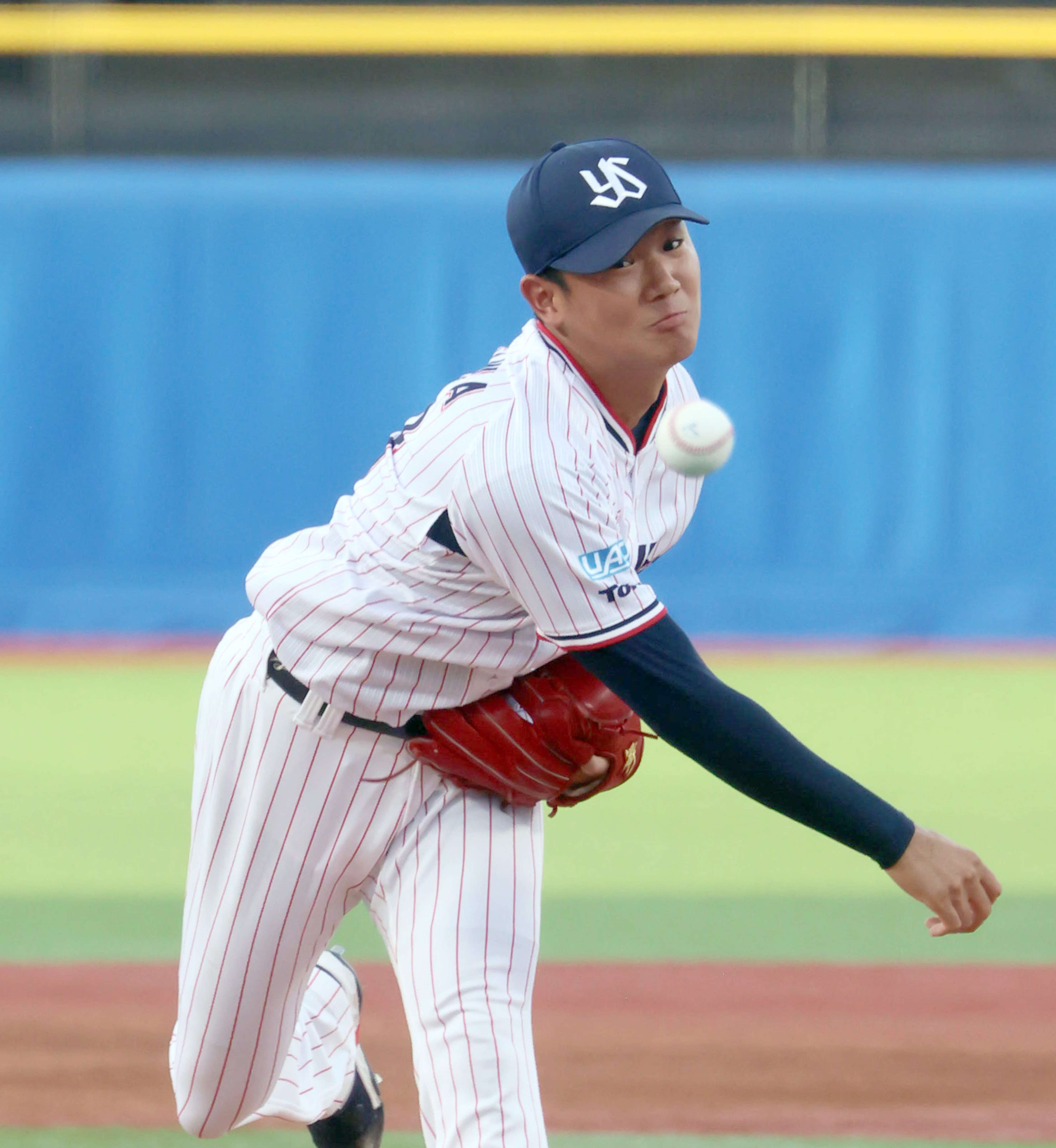 奥川恭伸 セリーグ 新人特別賞 記念ユニフォーム 限定 東京ヤクルトスワローズ 奥川恭伸 セリーグ 新人特別賞 記念ユニフォーム 限定 東京